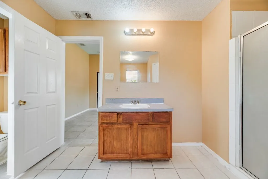 Single Family Residence For Sale in Dallas County , 1019 Balkan Drive, Lancaster, Texas 75134, 4 Bedrooms, 2 Bathrooms, 2 Garage spaces, 1,747 Sqft, built in 2002, Preowned, Price $284,900, mls#21256301, Real Estate Agent in Lancaster, Homes For Sale in Dallas county, Homes For Sale in Lancaster, Realtor in Lancaster Texas, Real Estate Brokerage Independent Realty Texas, Luminita Cordes Realtor