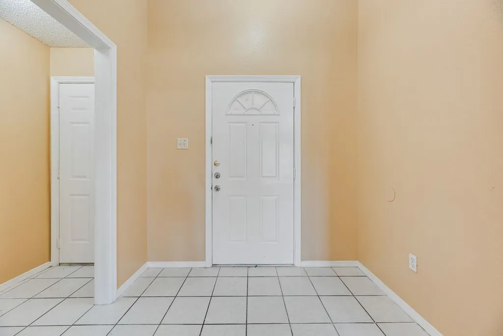 Single Family Residence For Sale in Dallas County , 1019 Balkan Drive, Lancaster, Texas 75134, 4 Bedrooms, 2 Bathrooms, 2 Garage spaces, 1,747 Sqft, built in 2002, Preowned, Price $284,900, mls#21256301, Real Estate Agent in Lancaster, Homes For Sale in Dallas county, Homes For Sale in Lancaster, Realtor in Lancaster Texas, Real Estate Brokerage Independent Realty Texas, Luminita Cordes Realtor