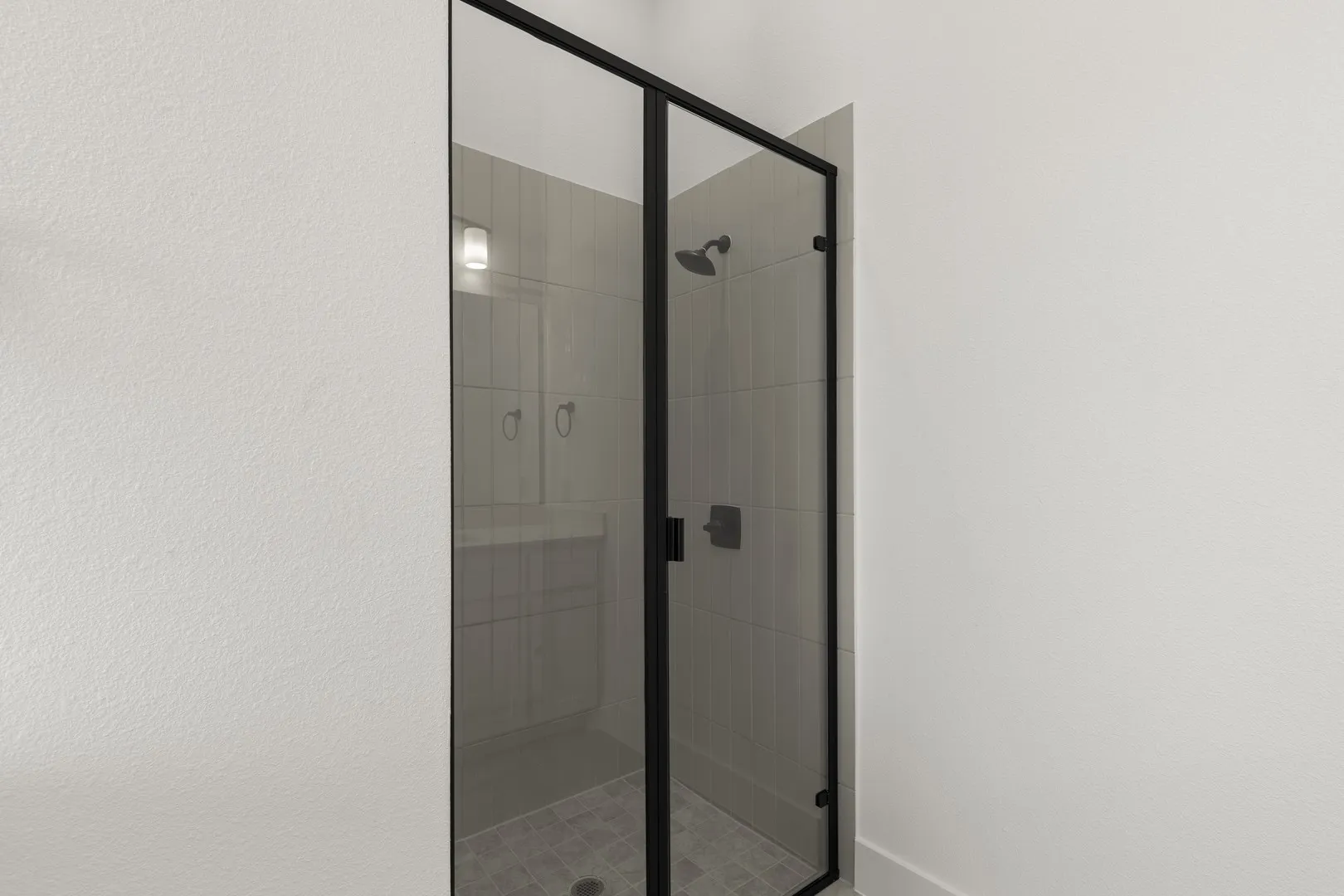 22. 508 Loggia - Bath (2)