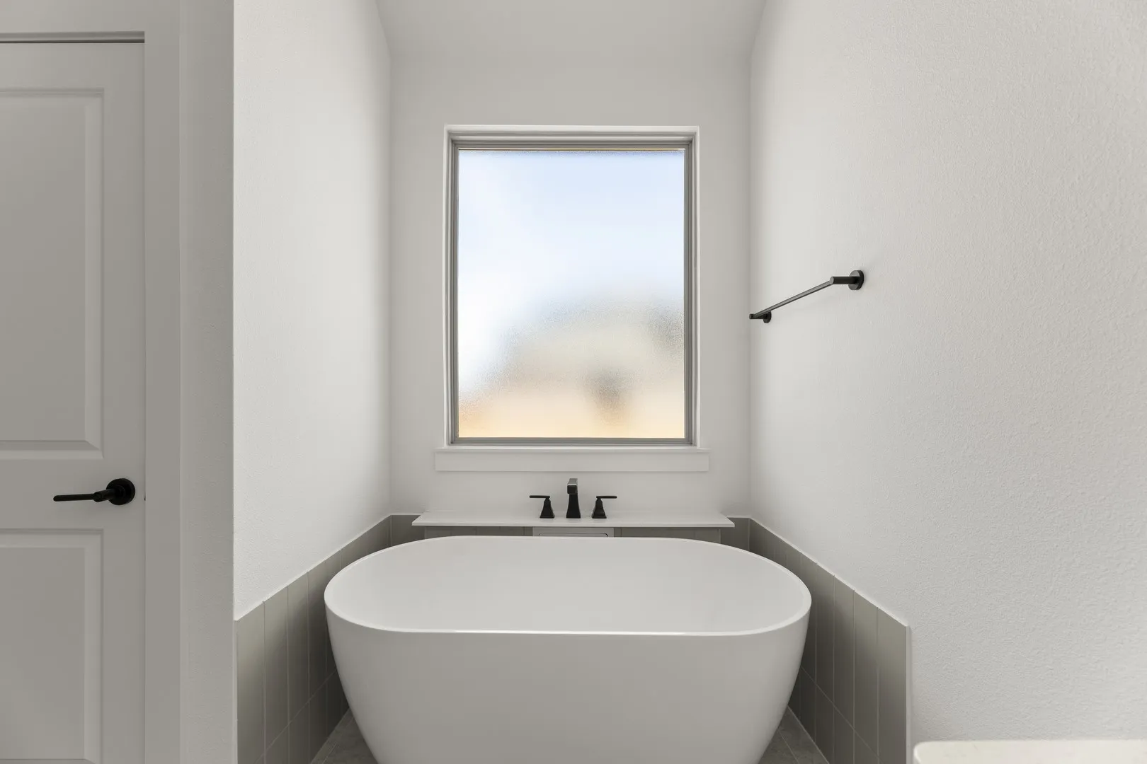 24. 508 Loggia - Bath (4)