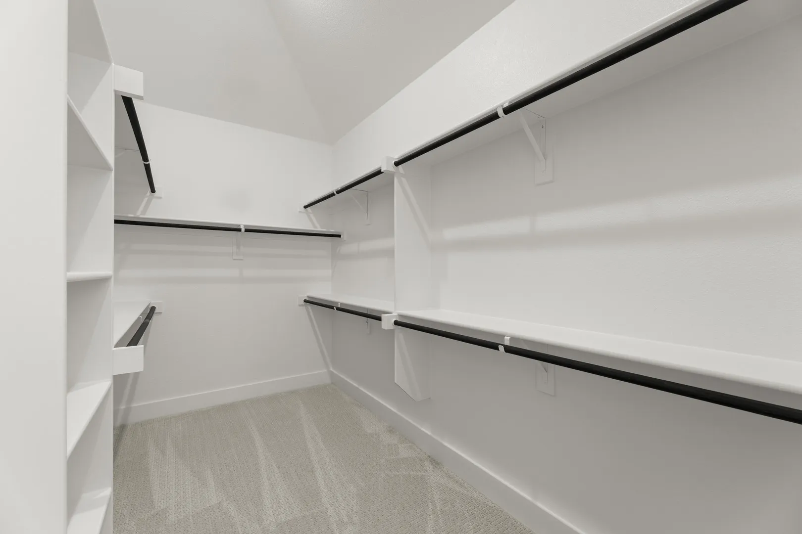25. 508 Loggia - Closet