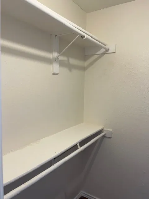 Apartment For Rent in Dallas County , 8127 Stonehurst Street 8, Dallas, Texas 75217, 1 Bedroom, 1 Bathroom, Garage spaces, 450 Sqft, built in 1987, Preowned, Price $950, mls#21256959, Real Estate Agent in Dallas, Homes For Rent in Dallas county, Homes For Rent in Dallas, Realtor in Dallas Texas, Real Estate Brokerage Independent Realty Texas, Luminita Cordes Realtor