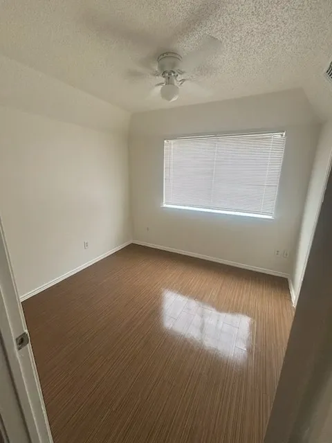 Apartment For Rent in Dallas County , 8127 Stonehurst Street 8, Dallas, Texas 75217, 1 Bedroom, 1 Bathroom, Garage spaces, 450 Sqft, built in 1987, Preowned, Price $950, mls#21256959, Real Estate Agent in Dallas, Homes For Rent in Dallas county, Homes For Rent in Dallas, Realtor in Dallas Texas, Real Estate Brokerage Independent Realty Texas, Luminita Cordes Realtor