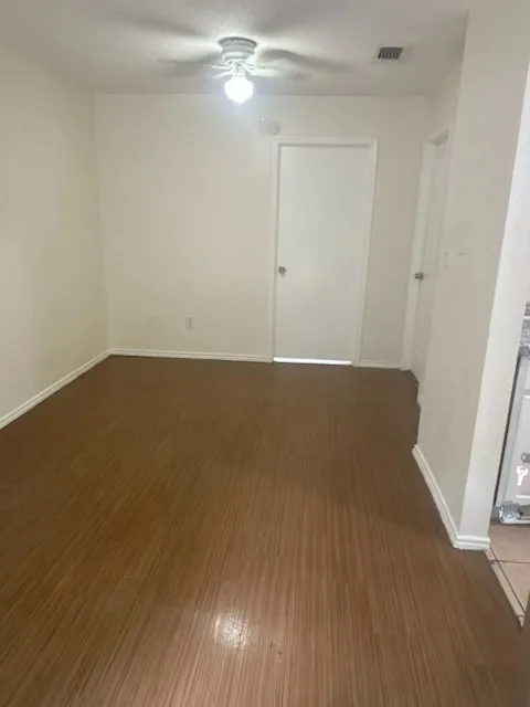 Apartment For Rent in Dallas County , 8127 Stonehurst Street 8, Dallas, Texas 75217, 1 Bedroom, 1 Bathroom, Garage spaces, 450 Sqft, built in 1987, Preowned, Price $950, mls#21256959, Real Estate Agent in Dallas, Homes For Rent in Dallas county, Homes For Rent in Dallas, Realtor in Dallas Texas, Real Estate Brokerage Independent Realty Texas, Luminita Cordes Realtor