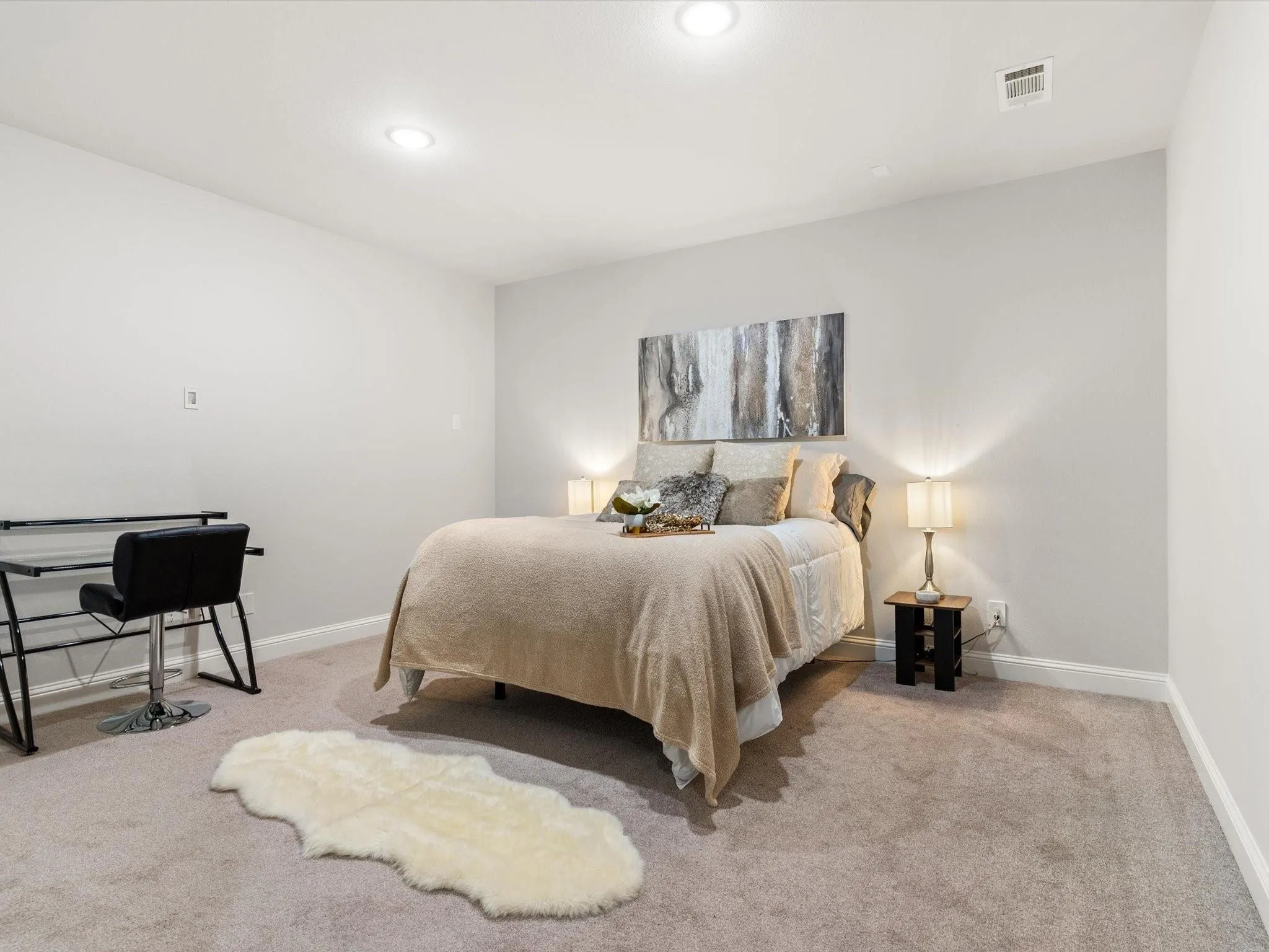Neutral wall tones with recessed lighting