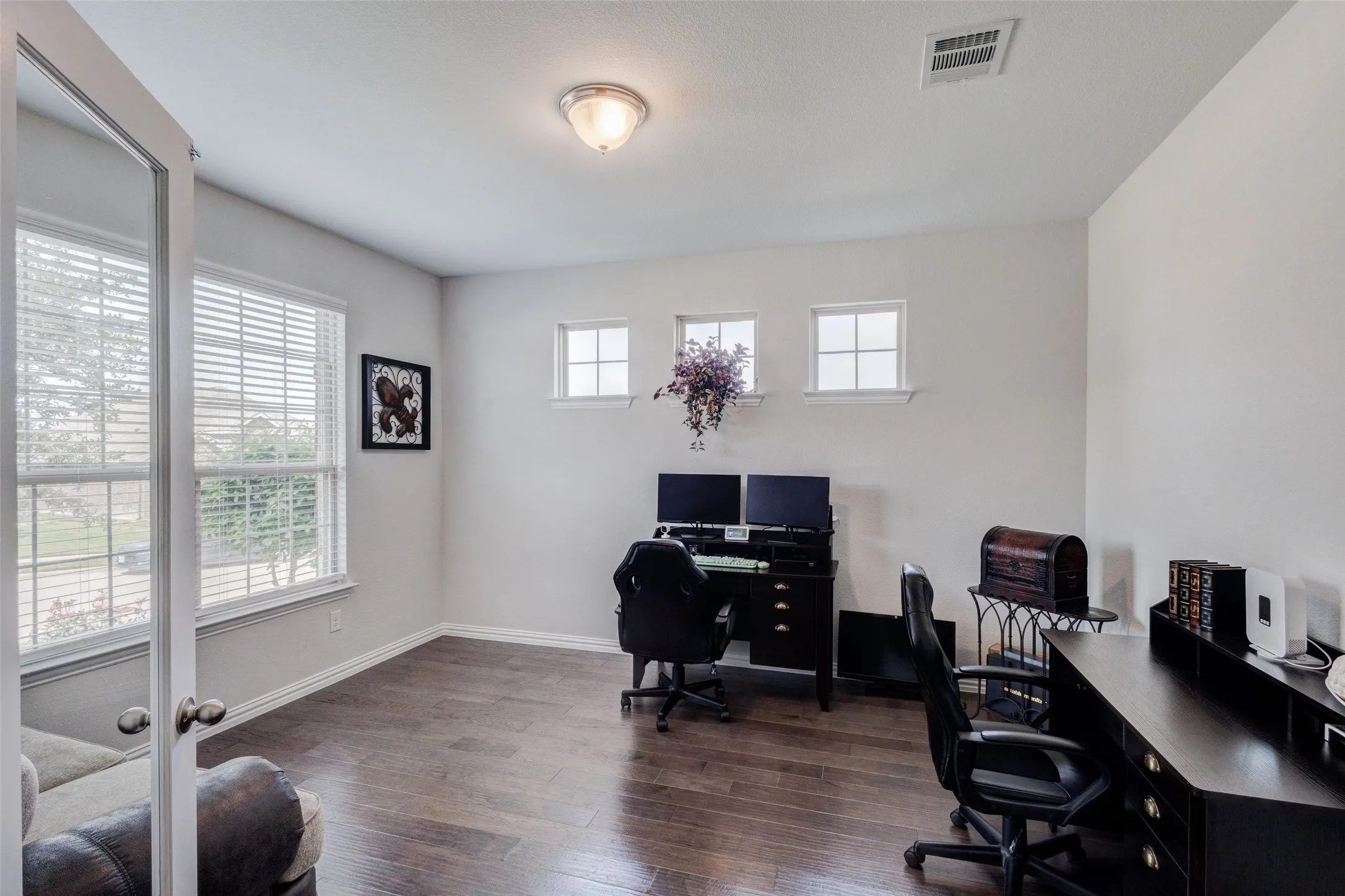 Single Family Residence For Sale in Tarrant County , 433 Windy Knoll Road, Fort Worth, Texas 76028, 3 Bedroom, 3 Bathroom, 2 Garage spaces, 2,604 Sqft, built in 2020, Preowned, mls#21246775, Real Estate Agent in Fort Worth, Homes For Sale in Tarrant county, Homes For Sale in Fort Worth, Realtor in Fort Worth Texas, Real Estate Brokerage Independent Realty Texas, Luminita Cordes Realtor