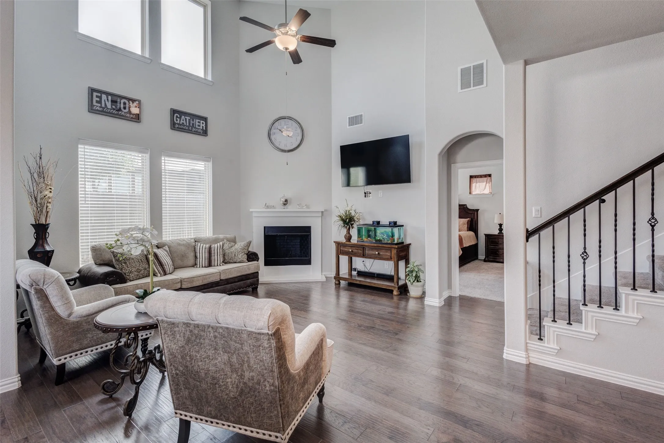 Single Family Residence For Sale in Tarrant County , 433 Windy Knoll Road, Fort Worth, Texas 76028, 3 Bedroom, 3 Bathroom, 2 Garage spaces, 2,604 Sqft, built in 2020, Preowned, mls#21246775, Real Estate Agent in Fort Worth, Homes For Sale in Tarrant county, Homes For Sale in Fort Worth, Realtor in Fort Worth Texas, Real Estate Brokerage Independent Realty Texas, Luminita Cordes Realtor