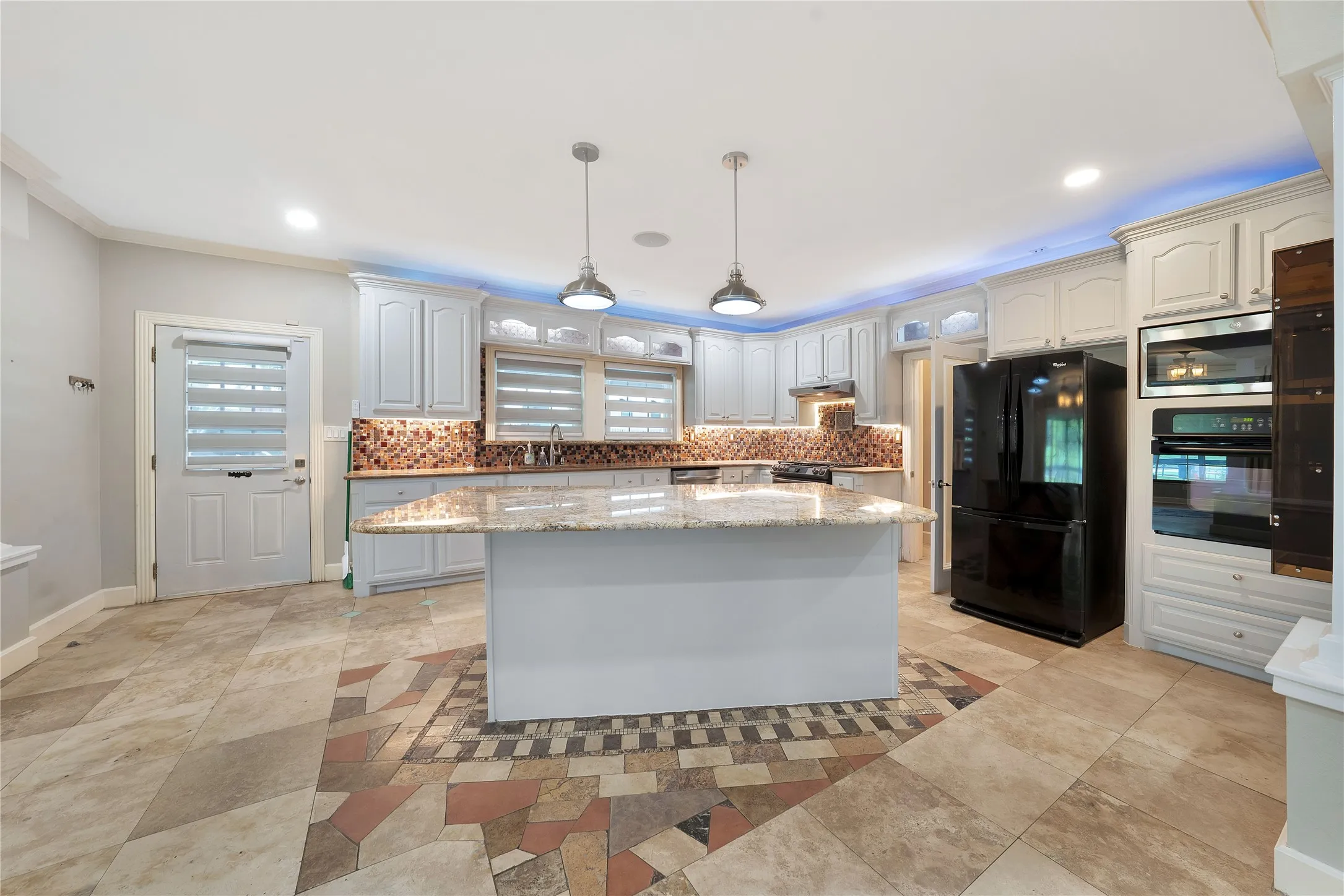 Single Family Residence For Sale in Dallas County , 6303 E Grand Avenue, Dallas, Texas 75223, 6 Bedroom, 3 Bathroom, Garage spaces, 3,366 Sqft, built in 1947, Preowned, mls#21255400, Real Estate Agent in Dallas, Homes For Sale in Dallas county, Homes For Sale in Dallas, Realtor in Dallas Texas, Real Estate Brokerage Independent Realty Texas, Luminita Cordes Realtor