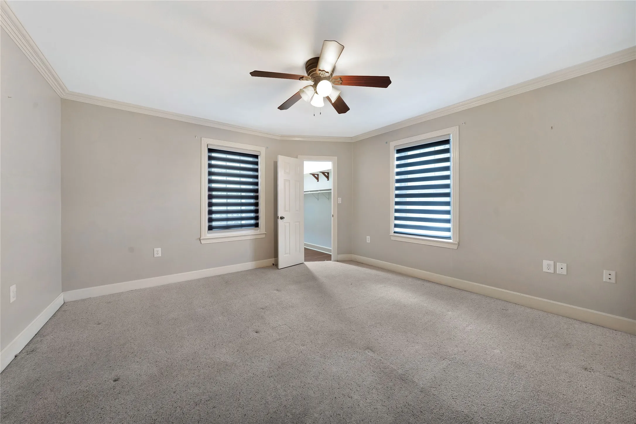 Single Family Residence For Sale in Dallas County , 6303 E Grand Avenue, Dallas, Texas 75223, 6 Bedroom, 3 Bathroom, Garage spaces, 3,366 Sqft, built in 1947, Preowned, mls#21255400, Real Estate Agent in Dallas, Homes For Sale in Dallas county, Homes For Sale in Dallas, Realtor in Dallas Texas, Real Estate Brokerage Independent Realty Texas, Luminita Cordes Realtor