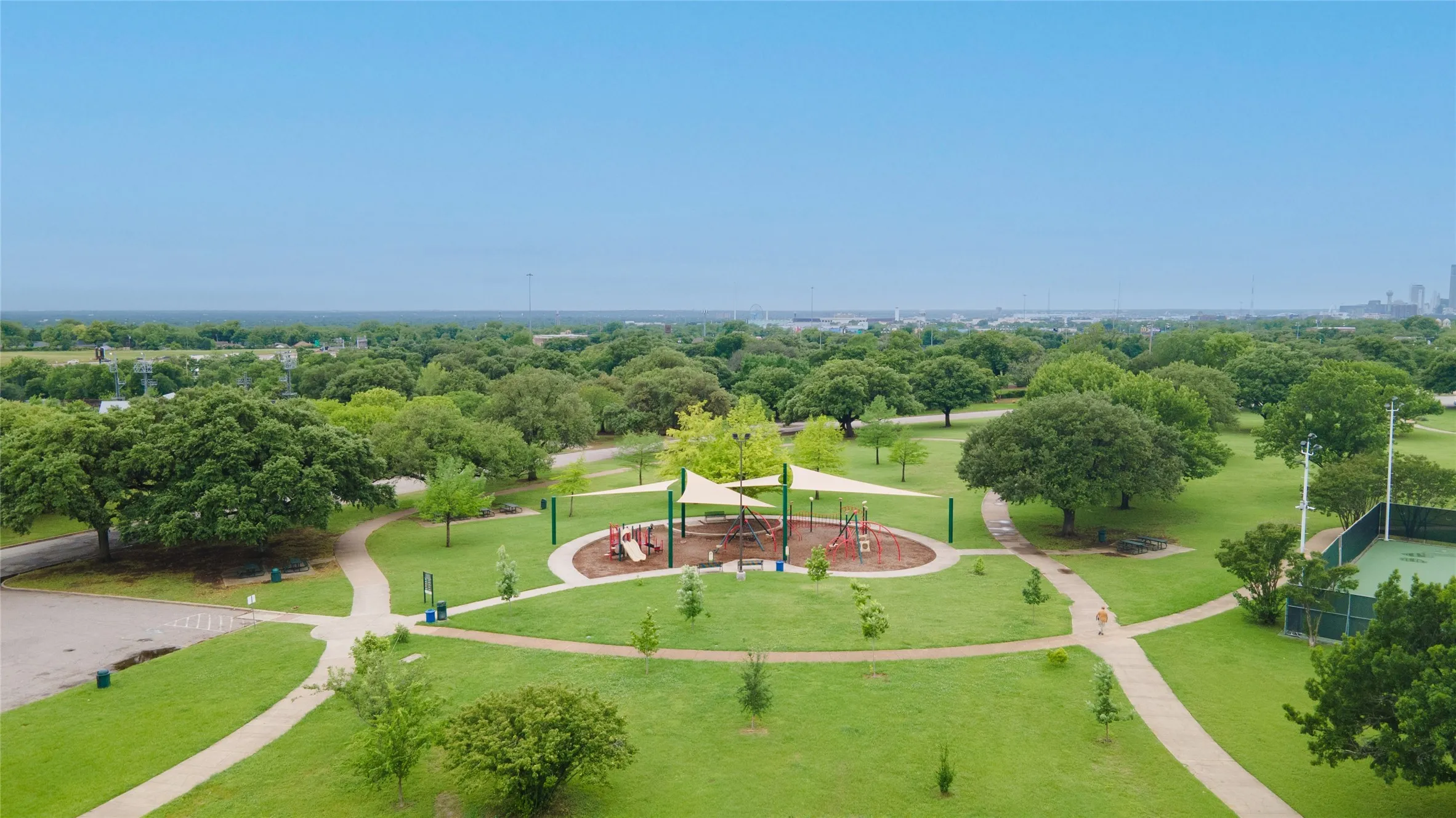 Single Family Residence For Sale in Dallas County , 6303 E Grand Avenue, Dallas, Texas 75223, 6 Bedroom, 3 Bathroom, Garage spaces, 3,366 Sqft, built in 1947, Preowned, mls#21255400, Real Estate Agent in Dallas, Homes For Sale in Dallas county, Homes For Sale in Dallas, Realtor in Dallas Texas, Real Estate Brokerage Independent Realty Texas, Luminita Cordes Realtor