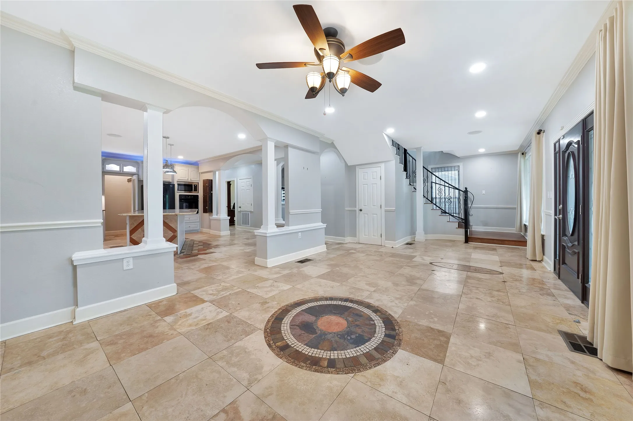 Single Family Residence For Sale in Dallas County , 6303 E Grand Avenue, Dallas, Texas 75223, 6 Bedroom, 3 Bathroom, Garage spaces, 3,366 Sqft, built in 1947, Preowned, mls#21255400, Real Estate Agent in Dallas, Homes For Sale in Dallas county, Homes For Sale in Dallas, Realtor in Dallas Texas, Real Estate Brokerage Independent Realty Texas, Luminita Cordes Realtor