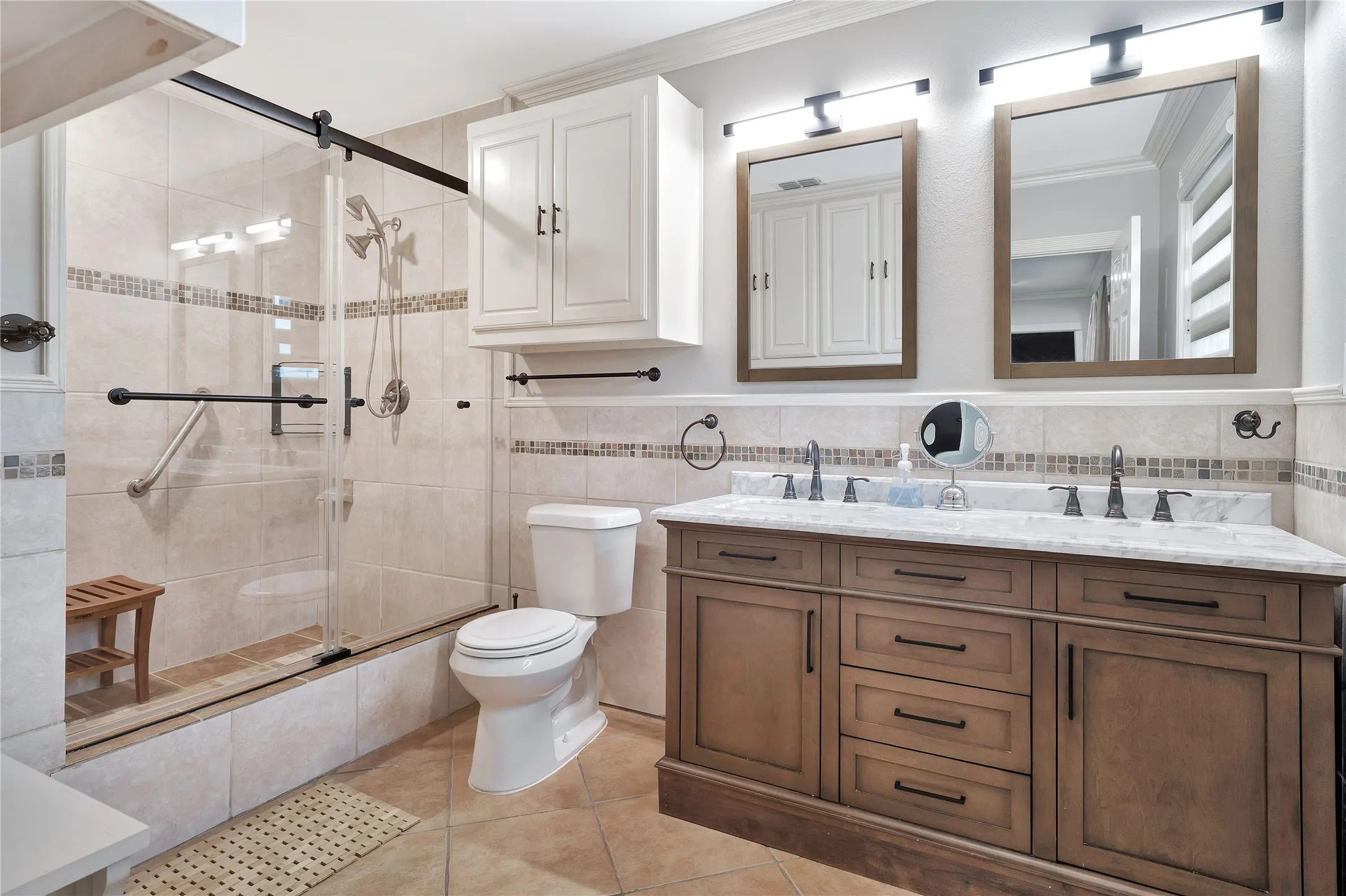 Single Family Residence For Sale in Dallas County , 6303 E Grand Avenue, Dallas, Texas 75223, 6 Bedroom, 3 Bathroom, Garage spaces, 3,366 Sqft, built in 1947, Preowned, mls#21255400, Real Estate Agent in Dallas, Homes For Sale in Dallas county, Homes For Sale in Dallas, Realtor in Dallas Texas, Real Estate Brokerage Independent Realty Texas, Luminita Cordes Realtor