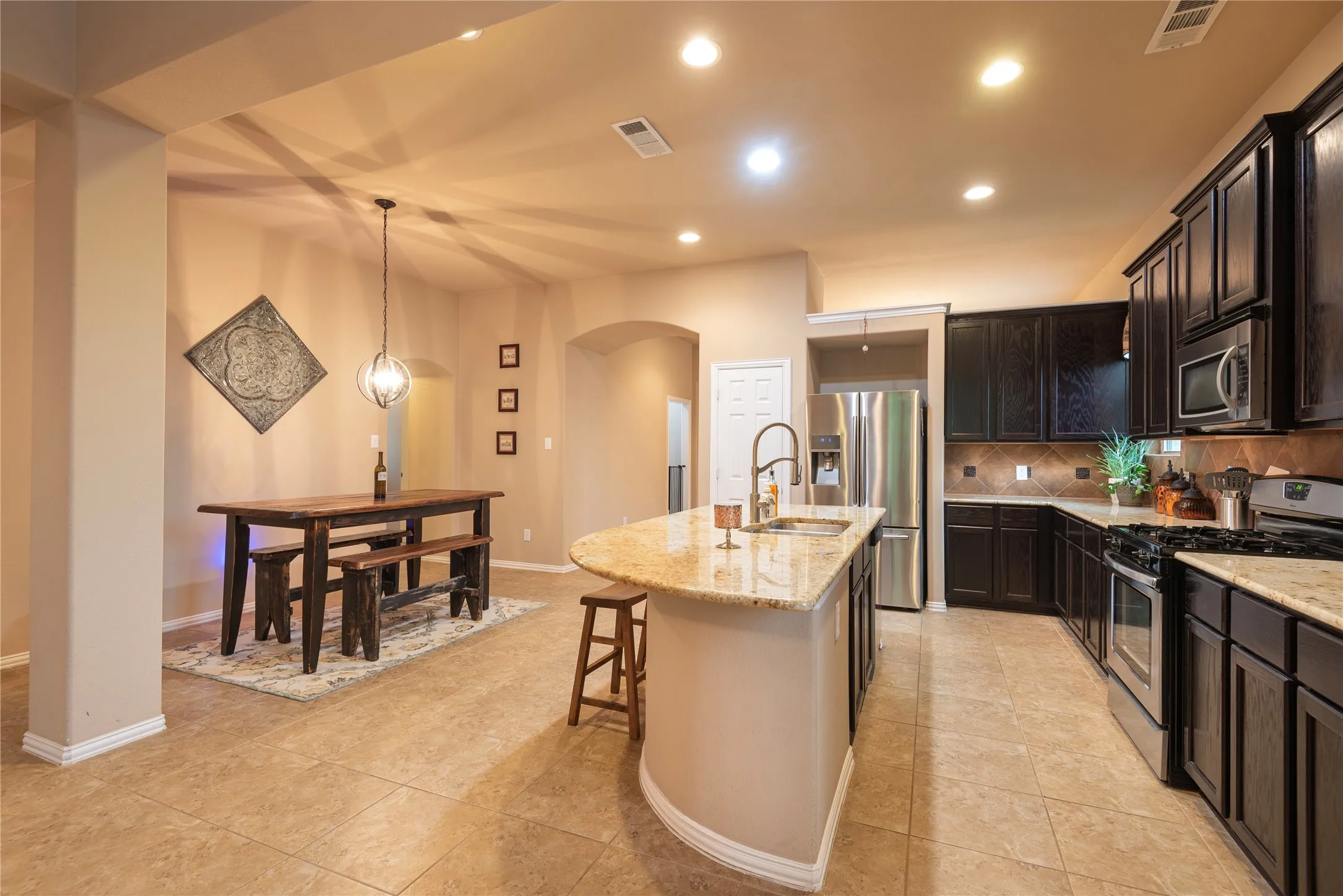 Single Family Residence For Sale in Collin County , 5320 Grovewood Drive, Mc Kinney, Texas 75071, 5 Bedroom, 3 Bathroom, 2 Garage spaces, 2,963 Sqft, built in 2012, mls#21256480, Real Estate Agent in Mc Kinney, Homes For Sale in Collin county, Homes For Sale in Mc Kinney, Realtor in Mc Kinney Texas, Real Estate Brokerage Independent Realty Texas, Luminita Cordes Realtor
