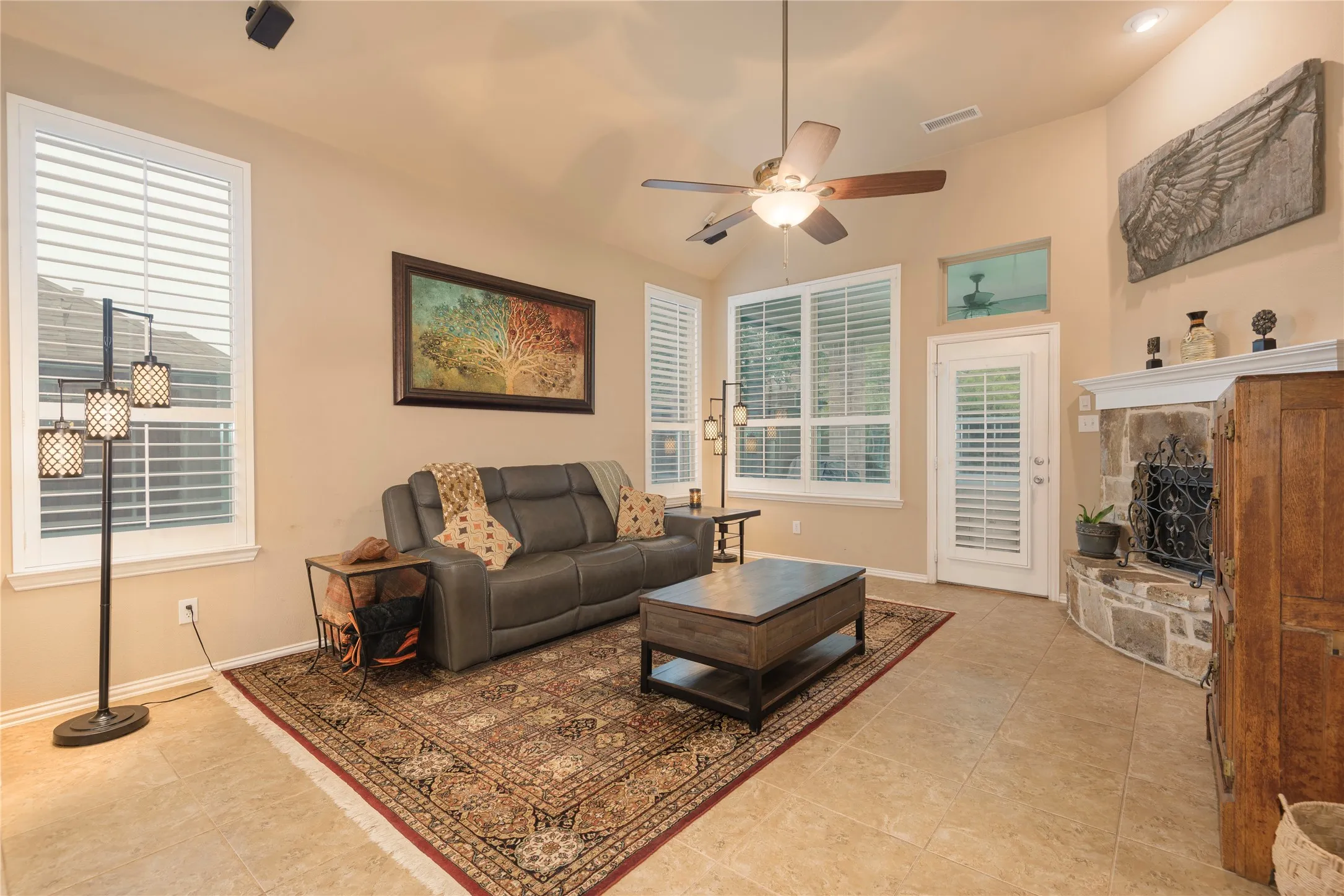 Single Family Residence For Sale in Collin County , 5320 Grovewood Drive, Mc Kinney, Texas 75071, 5 Bedroom, 3 Bathroom, 2 Garage spaces, 2,963 Sqft, built in 2012, mls#21256480, Real Estate Agent in Mc Kinney, Homes For Sale in Collin county, Homes For Sale in Mc Kinney, Realtor in Mc Kinney Texas, Real Estate Brokerage Independent Realty Texas, Luminita Cordes Realtor