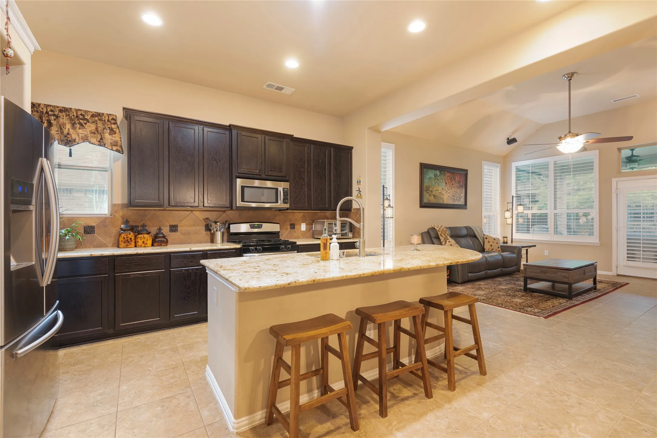 Single Family Residence For Sale in Collin County , 5320 Grovewood Drive, Mc Kinney, Texas 75071, 5 Bedroom, 3 Bathroom, 2 Garage spaces, 2,963 Sqft, built in 2012, mls#21256480, Real Estate Agent in Mc Kinney, Homes For Sale in Collin county, Homes For Sale in Mc Kinney, Realtor in Mc Kinney Texas, Real Estate Brokerage Independent Realty Texas, Luminita Cordes Realtor