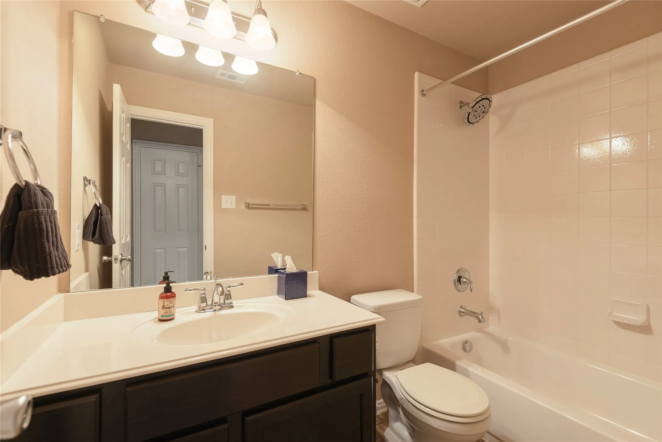 Single Family Residence For Sale in Collin County , 5320 Grovewood Drive, Mc Kinney, Texas 75071, 5 Bedroom, 3 Bathroom, 2 Garage spaces, 2,963 Sqft, built in 2012, mls#21256480, Real Estate Agent in Mc Kinney, Homes For Sale in Collin county, Homes For Sale in Mc Kinney, Realtor in Mc Kinney Texas, Real Estate Brokerage Independent Realty Texas, Luminita Cordes Realtor