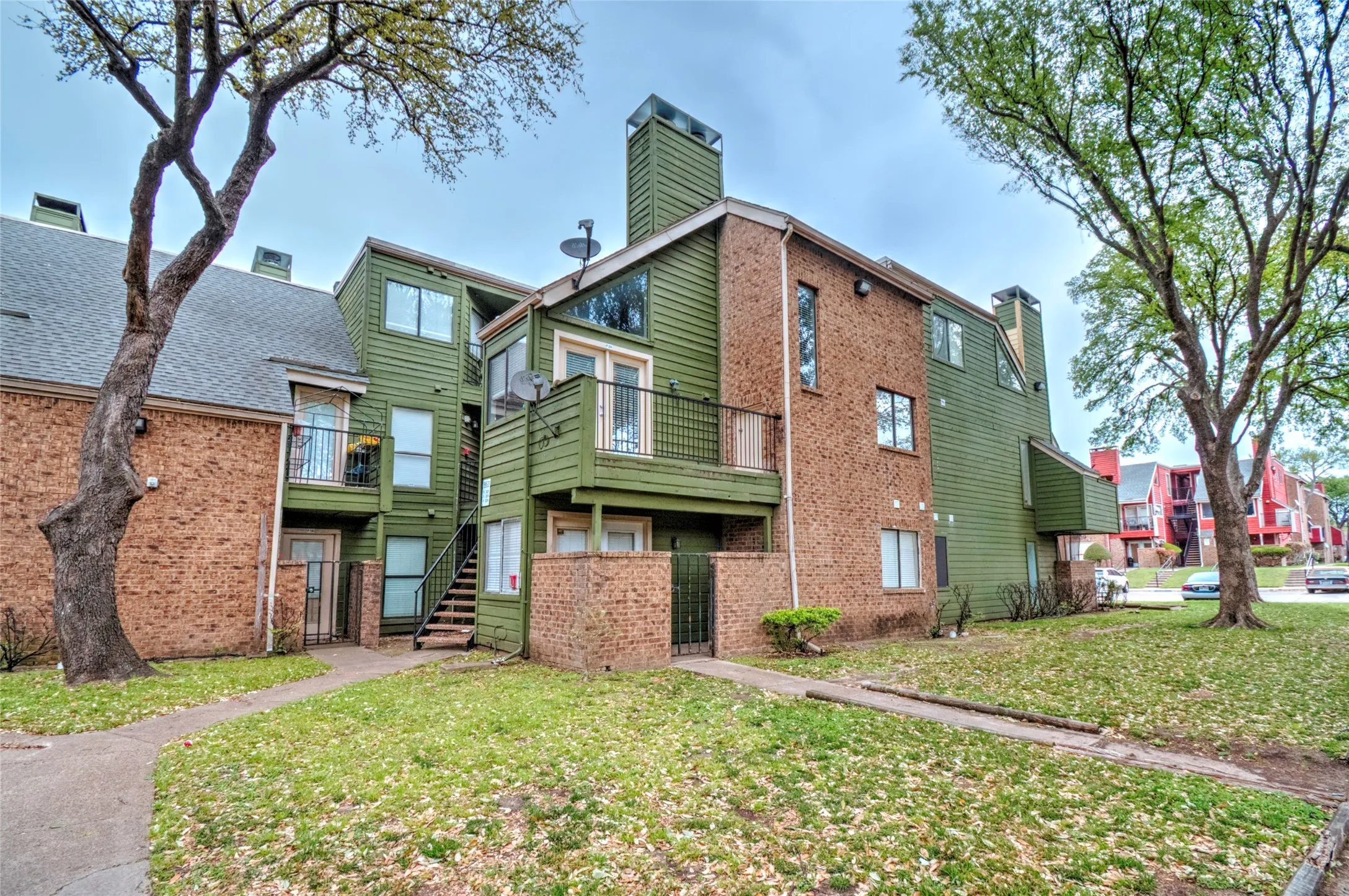 Condominium For Rent in Dallas County , 9831 Walnut Street 209, Dallas, Texas 75243, 2 Bedrooms, 2 Bathrooms, Garage spaces, 1,031 Sqft, built in 1983, Preowned, Price $1,600, mls#21257202, Real Estate Agent in Dallas, Homes For Rent in Dallas county, Homes For Rent in Dallas, Realtor in Dallas Texas, Real Estate Brokerage Independent Realty Texas, Luminita Cordes Realtor