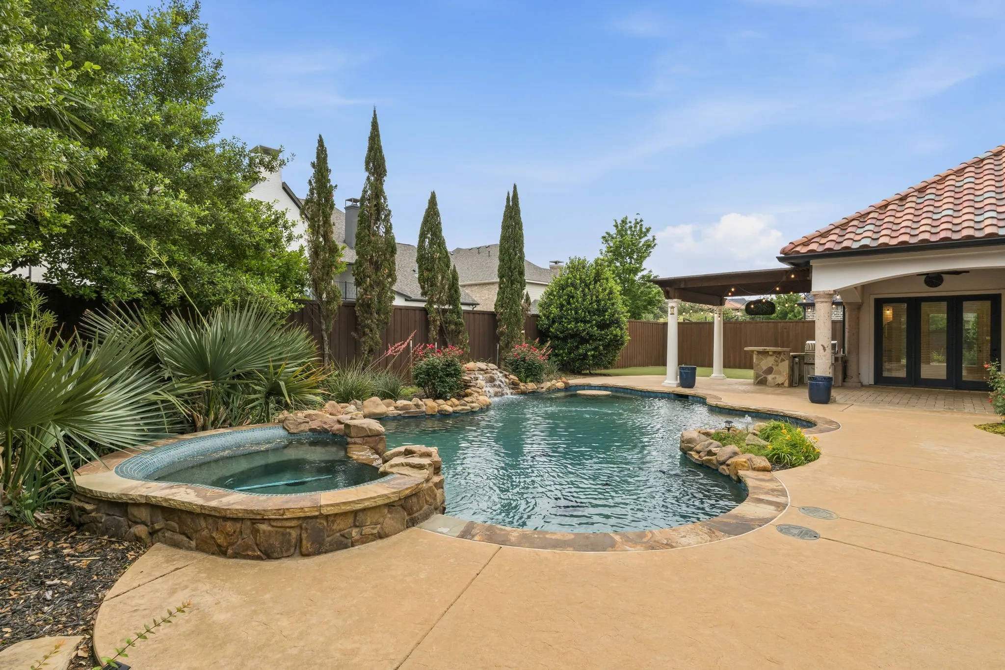 Single Family Residence For Sale in Denton County , 4049 Castle Bank Lane, Frisco, Texas 75033, 5 Bedroom, 5 Bathroom, 3 Garage spaces, 4,999 Sqft, built in 2006, mls#21251315, Real Estate Agent in Frisco, Homes For Sale in Denton county, Homes For Sale in Frisco, Realtor in Frisco Texas, Real Estate Brokerage Independent Realty Texas, Luminita Cordes Realtor