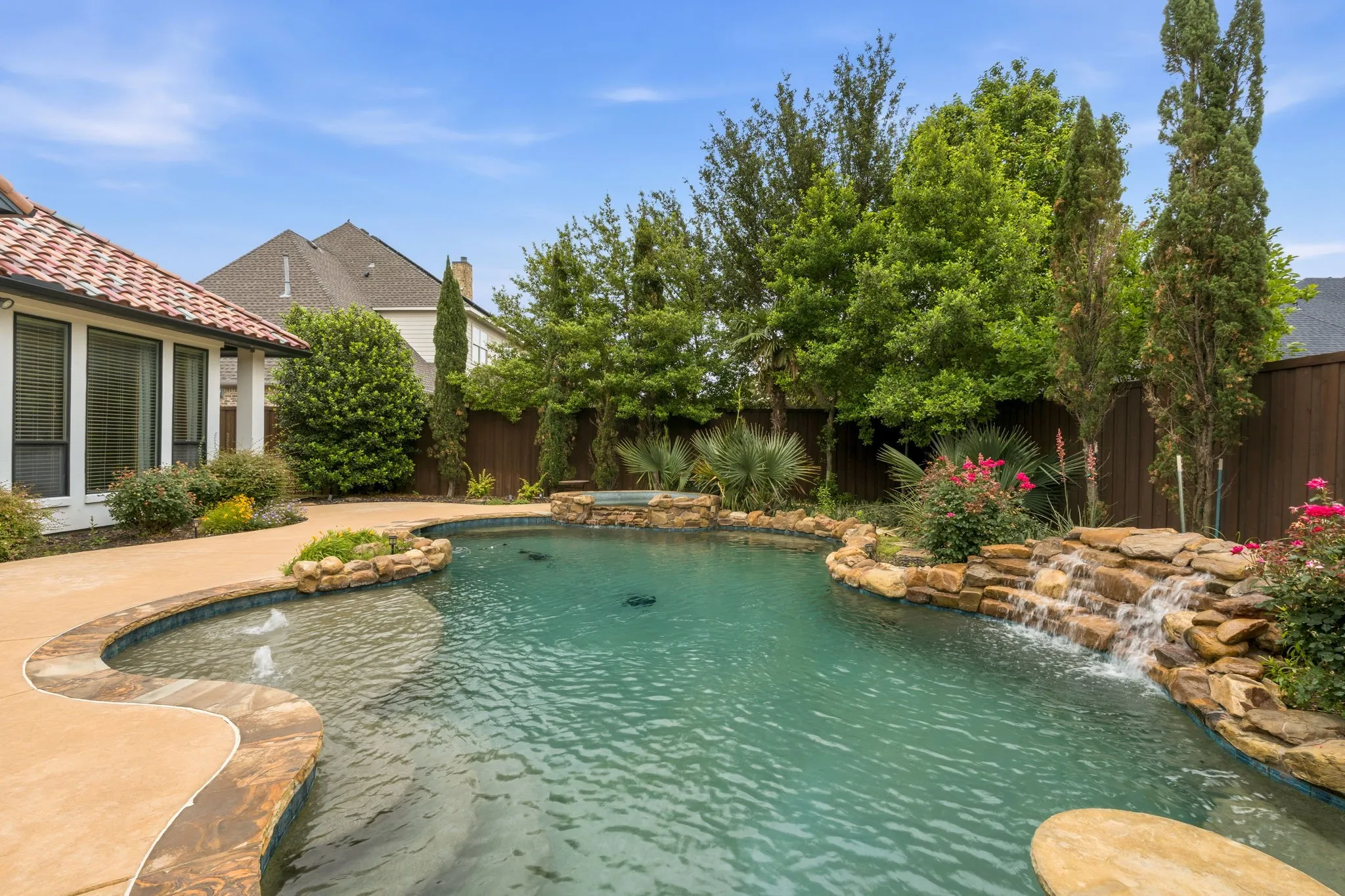 Single Family Residence For Sale in Denton County , 4049 Castle Bank Lane, Frisco, Texas 75033, 5 Bedroom, 5 Bathroom, 3 Garage spaces, 4,999 Sqft, built in 2006, mls#21251315, Real Estate Agent in Frisco, Homes For Sale in Denton county, Homes For Sale in Frisco, Realtor in Frisco Texas, Real Estate Brokerage Independent Realty Texas, Luminita Cordes Realtor