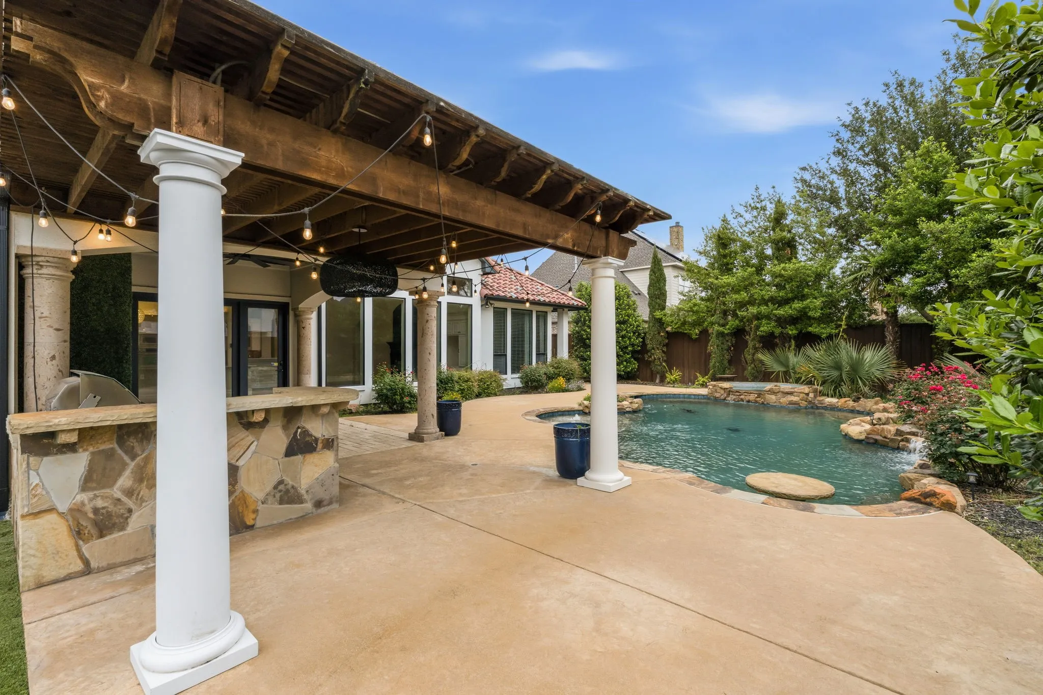 Single Family Residence For Sale in Denton County , 4049 Castle Bank Lane, Frisco, Texas 75033, 5 Bedroom, 5 Bathroom, 3 Garage spaces, 4,999 Sqft, built in 2006, mls#21251315, Real Estate Agent in Frisco, Homes For Sale in Denton county, Homes For Sale in Frisco, Realtor in Frisco Texas, Real Estate Brokerage Independent Realty Texas, Luminita Cordes Realtor