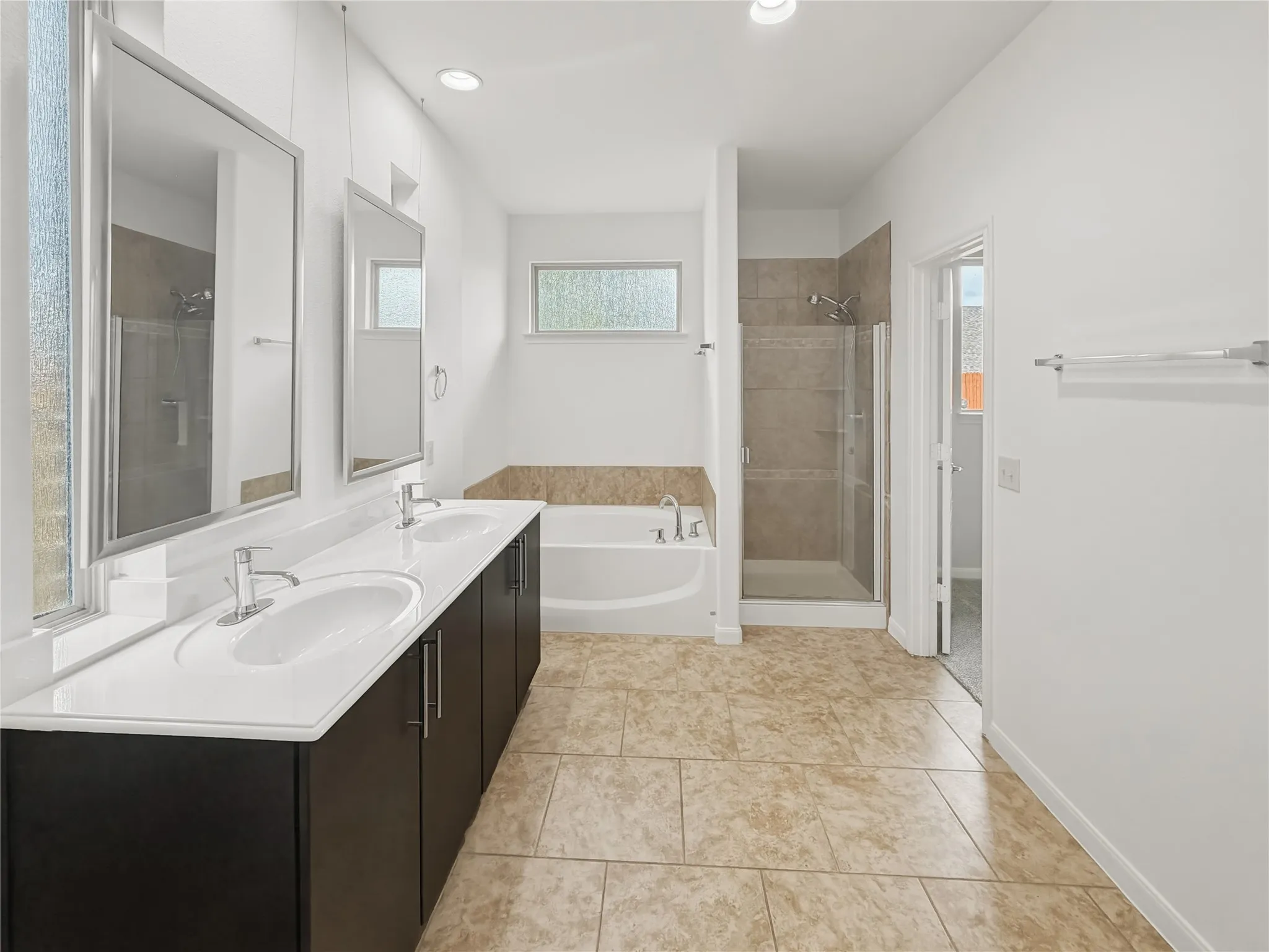 Single Family Residence For Sale in Tarrant County , 4272 Summersweet Lane, Fort Worth, Texas 76036, 5 Bedroom, 4 Bathroom, 2 Garage spaces, 2,961 Sqft, built in 2014, Preowned, mls#21257204, Real Estate Agent in Fort Worth, Homes For Sale in Tarrant county, Homes For Sale in Fort Worth, Realtor in Fort Worth Texas, Real Estate Brokerage Independent Realty Texas, Luminita Cordes Realtor
