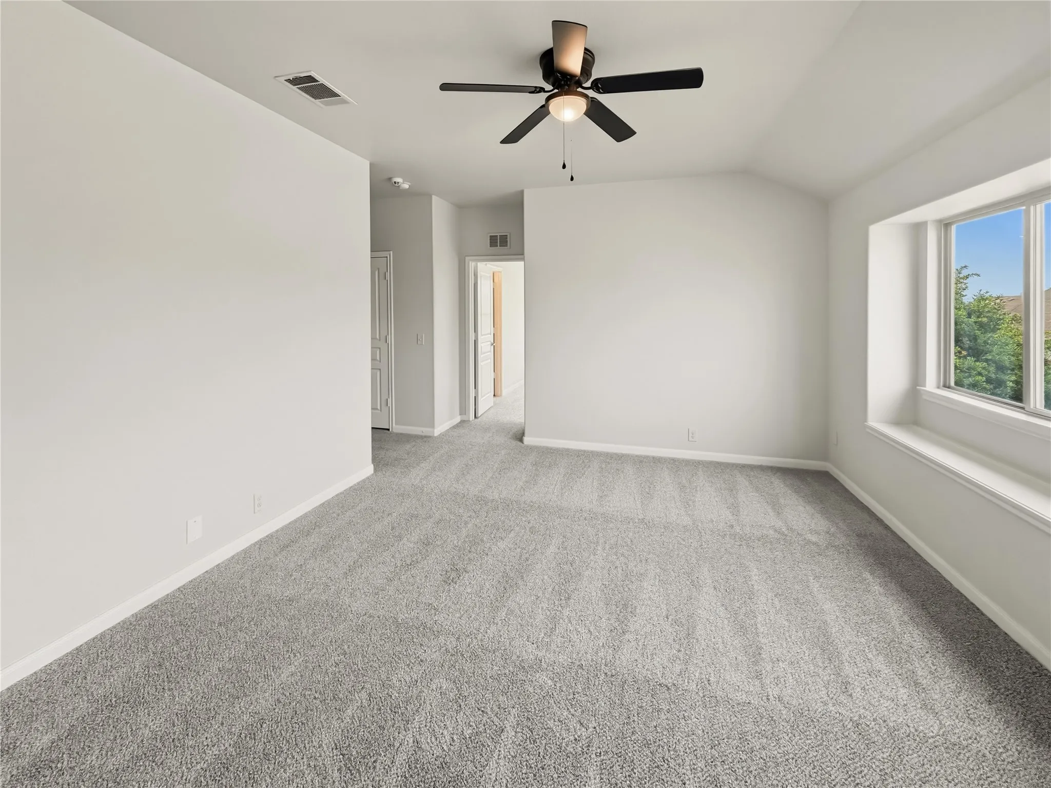 Single Family Residence For Sale in Tarrant County , 4272 Summersweet Lane, Fort Worth, Texas 76036, 5 Bedroom, 4 Bathroom, 2 Garage spaces, 2,961 Sqft, built in 2014, Preowned, mls#21257204, Real Estate Agent in Fort Worth, Homes For Sale in Tarrant county, Homes For Sale in Fort Worth, Realtor in Fort Worth Texas, Real Estate Brokerage Independent Realty Texas, Luminita Cordes Realtor