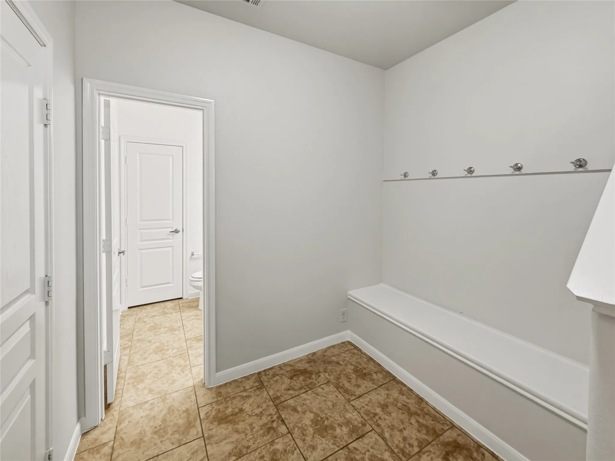 Single Family Residence For Sale in Tarrant County , 4272 Summersweet Lane, Fort Worth, Texas 76036, 5 Bedroom, 4 Bathroom, 2 Garage spaces, 2,961 Sqft, built in 2014, Preowned, mls#21257204, Real Estate Agent in Fort Worth, Homes For Sale in Tarrant county, Homes For Sale in Fort Worth, Realtor in Fort Worth Texas, Real Estate Brokerage Independent Realty Texas, Luminita Cordes Realtor