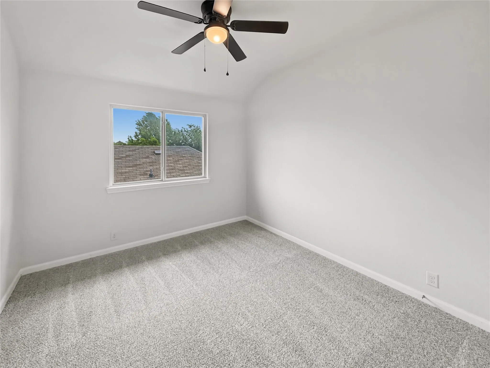 Single Family Residence For Sale in Tarrant County , 4272 Summersweet Lane, Fort Worth, Texas 76036, 5 Bedroom, 4 Bathroom, 2 Garage spaces, 2,961 Sqft, built in 2014, Preowned, mls#21257204, Real Estate Agent in Fort Worth, Homes For Sale in Tarrant county, Homes For Sale in Fort Worth, Realtor in Fort Worth Texas, Real Estate Brokerage Independent Realty Texas, Luminita Cordes Realtor