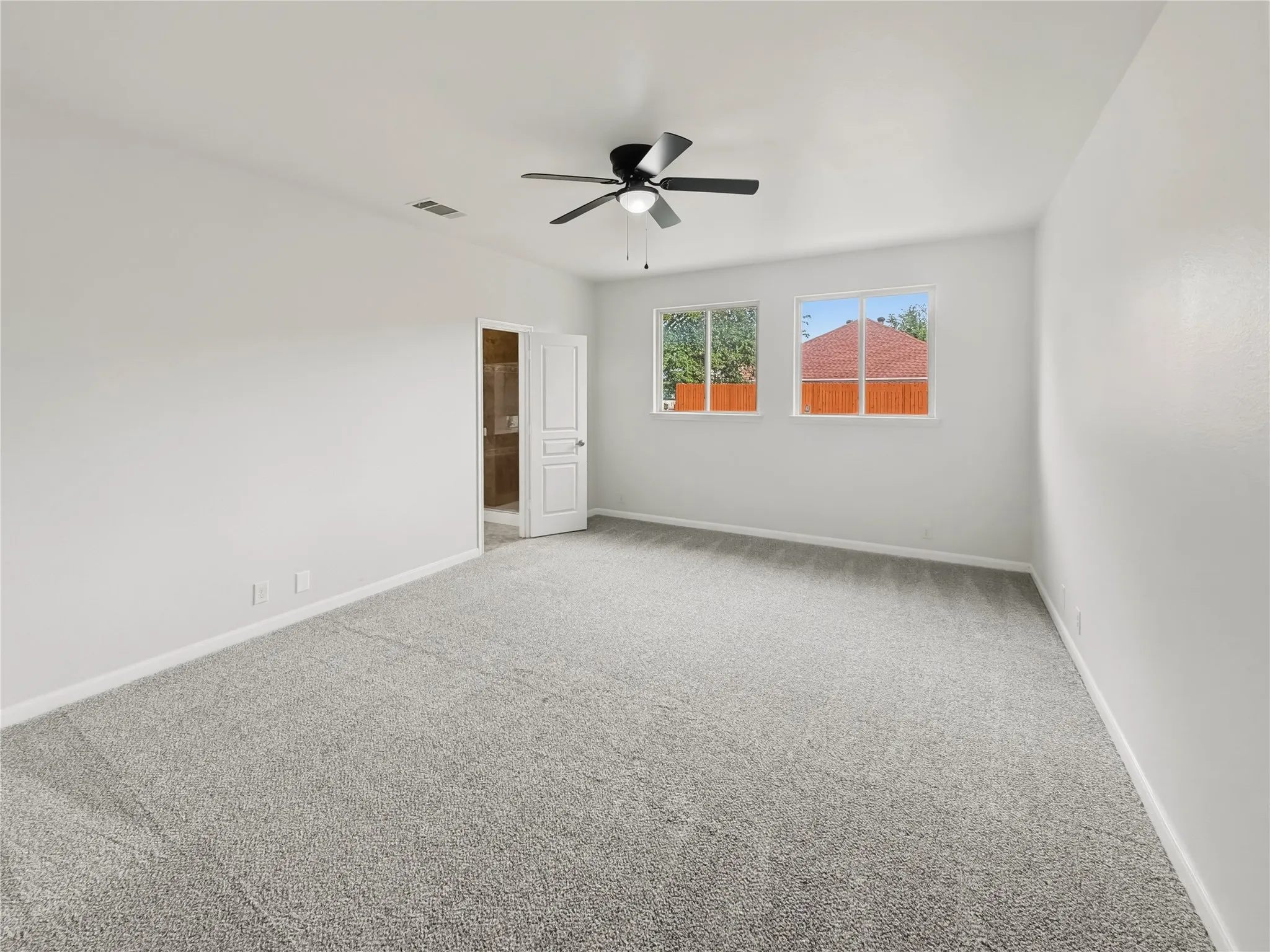 Single Family Residence For Sale in Tarrant County , 4272 Summersweet Lane, Fort Worth, Texas 76036, 5 Bedroom, 4 Bathroom, 2 Garage spaces, 2,961 Sqft, built in 2014, Preowned, mls#21257204, Real Estate Agent in Fort Worth, Homes For Sale in Tarrant county, Homes For Sale in Fort Worth, Realtor in Fort Worth Texas, Real Estate Brokerage Independent Realty Texas, Luminita Cordes Realtor