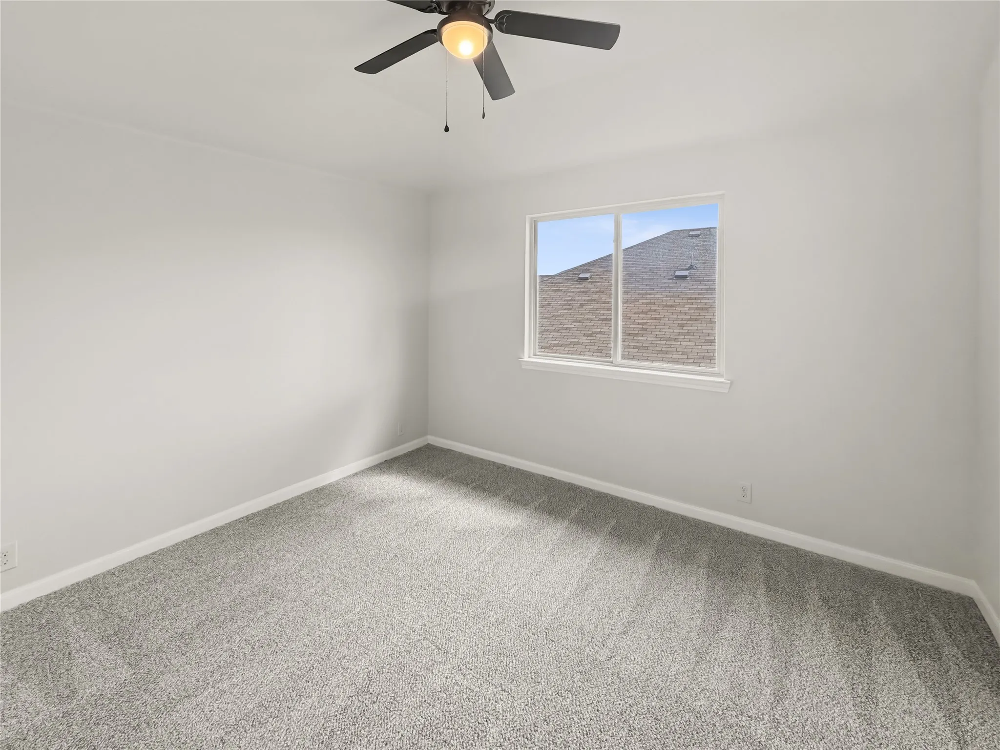 Single Family Residence For Sale in Tarrant County , 4272 Summersweet Lane, Fort Worth, Texas 76036, 5 Bedroom, 4 Bathroom, 2 Garage spaces, 2,961 Sqft, built in 2014, Preowned, mls#21257204, Real Estate Agent in Fort Worth, Homes For Sale in Tarrant county, Homes For Sale in Fort Worth, Realtor in Fort Worth Texas, Real Estate Brokerage Independent Realty Texas, Luminita Cordes Realtor