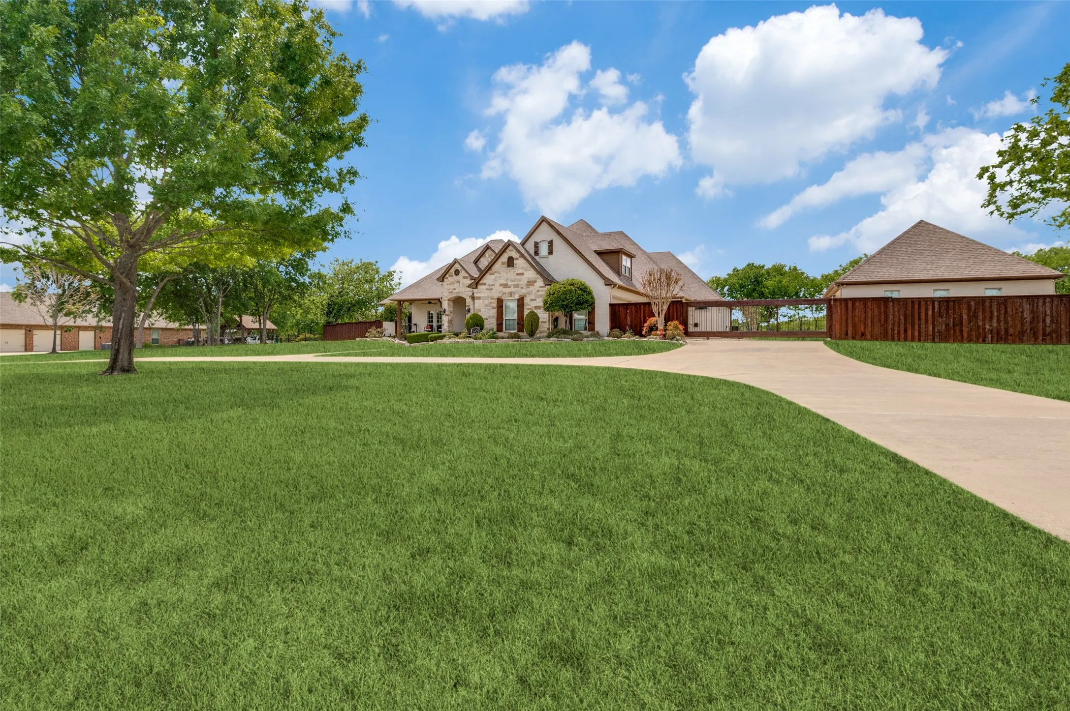 Welcome home! Many features and upgrades in this wonderful Ellis county home! Make it yours!