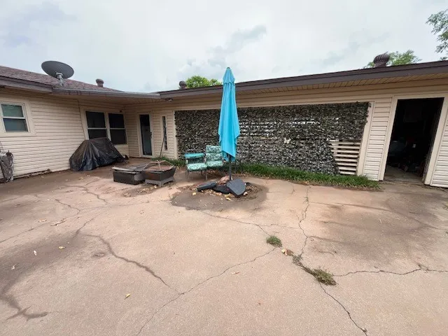 Single Family Residence For Sale in Fisher County , 901 E Burnside Street, Rotan, Texas 79546, 2 Bedroom, 2 Bathroom, Garage spaces, 1,842 Sqft, built in 1965, Preowned, mls#21257102, Real Estate Agent in Rotan, Homes For Sale in Fisher county, Homes For Sale in Rotan, Realtor in Rotan Texas, Real Estate Brokerage Independent Realty Texas, Luminita Cordes Realtor