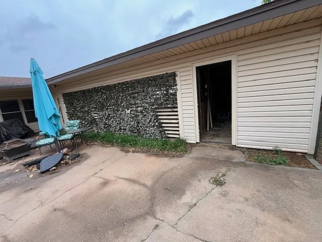 Single Family Residence For Sale in Fisher County , 901 E Burnside Street, Rotan, Texas 79546, 2 Bedroom, 2 Bathroom, Garage spaces, 1,842 Sqft, built in 1965, Preowned, mls#21257102, Real Estate Agent in Rotan, Homes For Sale in Fisher county, Homes For Sale in Rotan, Realtor in Rotan Texas, Real Estate Brokerage Independent Realty Texas, Luminita Cordes Realtor