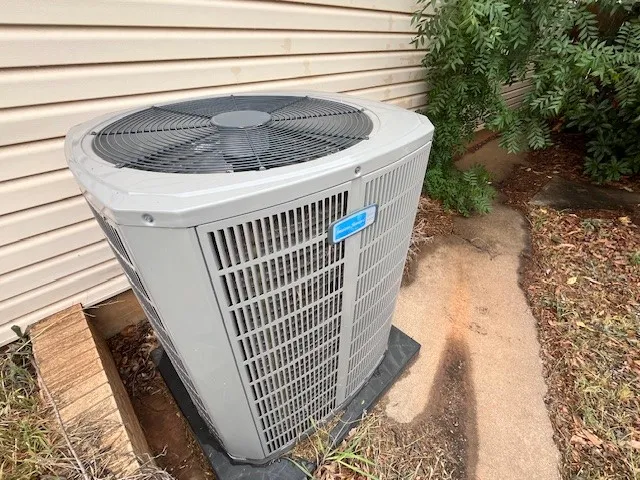 Single Family Residence For Sale in Fisher County , 901 E Burnside Street, Rotan, Texas 79546, 2 Bedroom, 2 Bathroom, Garage spaces, 1,842 Sqft, built in 1965, Preowned, mls#21257102, Real Estate Agent in Rotan, Homes For Sale in Fisher county, Homes For Sale in Rotan, Realtor in Rotan Texas, Real Estate Brokerage Independent Realty Texas, Luminita Cordes Realtor