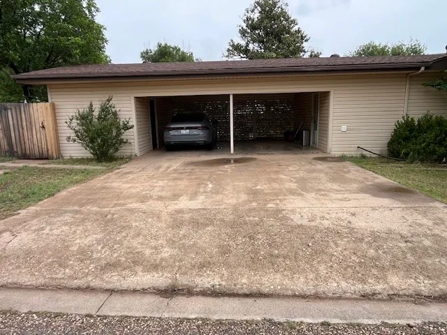 Single Family Residence For Sale in Fisher County , 901 E Burnside Street, Rotan, Texas 79546, 2 Bedroom, 2 Bathroom, Garage spaces, 1,842 Sqft, built in 1965, Preowned, mls#21257102, Real Estate Agent in Rotan, Homes For Sale in Fisher county, Homes For Sale in Rotan, Realtor in Rotan Texas, Real Estate Brokerage Independent Realty Texas, Luminita Cordes Realtor