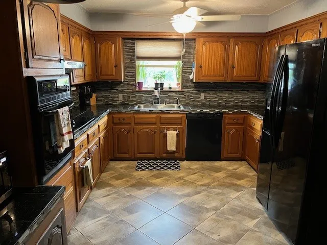 Single Family Residence For Sale in Fisher County , 901 E Burnside Street, Rotan, Texas 79546, 2 Bedroom, 2 Bathroom, Garage spaces, 1,842 Sqft, built in 1965, Preowned, mls#21257102, Real Estate Agent in Rotan, Homes For Sale in Fisher county, Homes For Sale in Rotan, Realtor in Rotan Texas, Real Estate Brokerage Independent Realty Texas, Luminita Cordes Realtor
