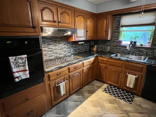 Single Family Residence For Sale in Fisher County , 901 E Burnside Street, Rotan, Texas 79546, 2 Bedroom, 2 Bathroom, Garage spaces, 1,842 Sqft, built in 1965, Preowned, mls#21257102, Real Estate Agent in Rotan, Homes For Sale in Fisher county, Homes For Sale in Rotan, Realtor in Rotan Texas, Real Estate Brokerage Independent Realty Texas, Luminita Cordes Realtor