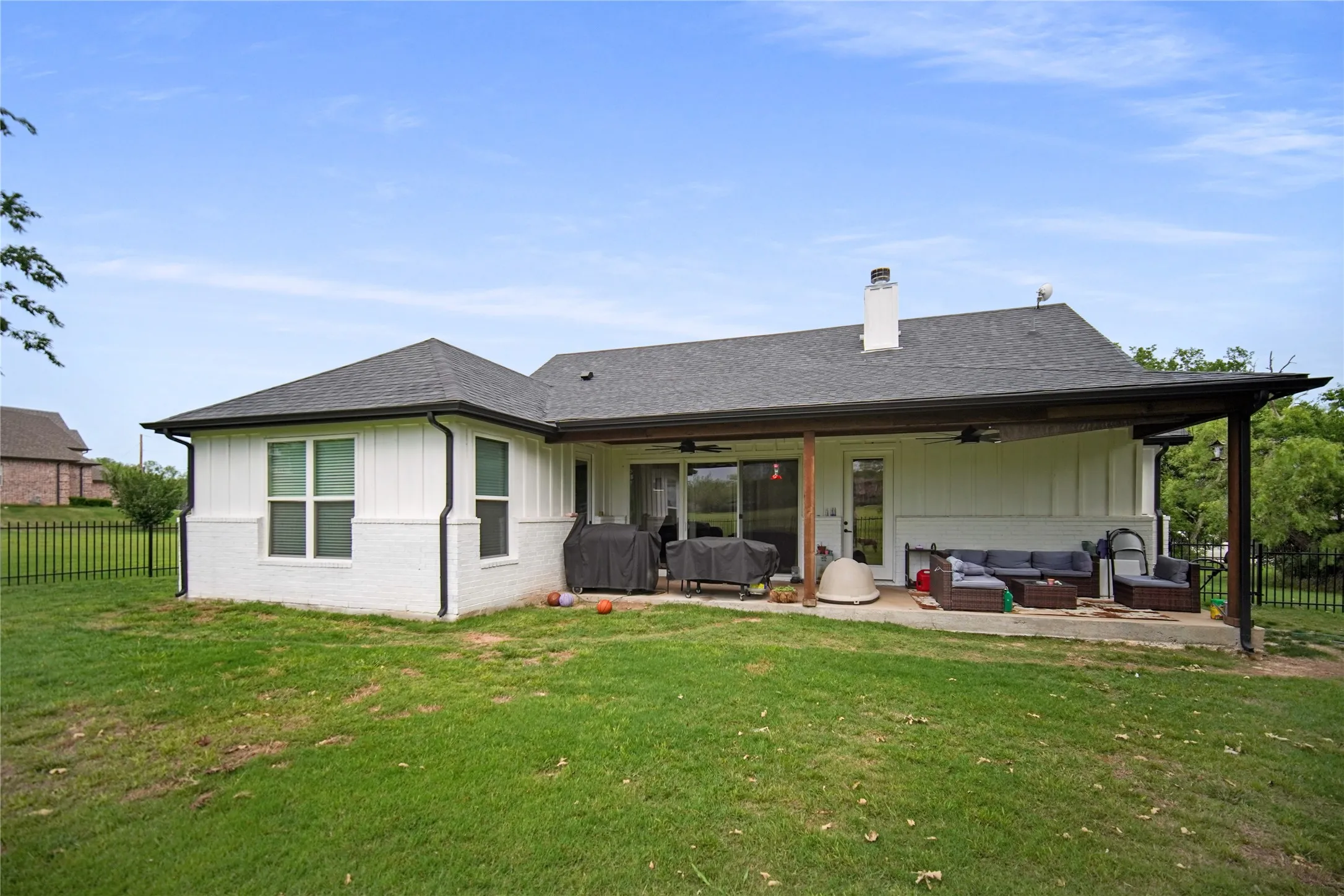 Single Family Residence For Sale in Wise County , 230 Driftwood Court, Runaway Bay, Texas 76426, 4 Bedroom, 3 Bathroom, 2 Garage spaces, 2,176 Sqft, built in 2022, Price $412,000, mls#21257236, Real Estate Agent in Runaway Bay, Homes For Sale in Wise county, Homes For Sale in Runaway Bay, Realtor in Runaway Bay Texas, Real Estate Brokerage Independent Realty Texas, Luminita Cordes Realtor
