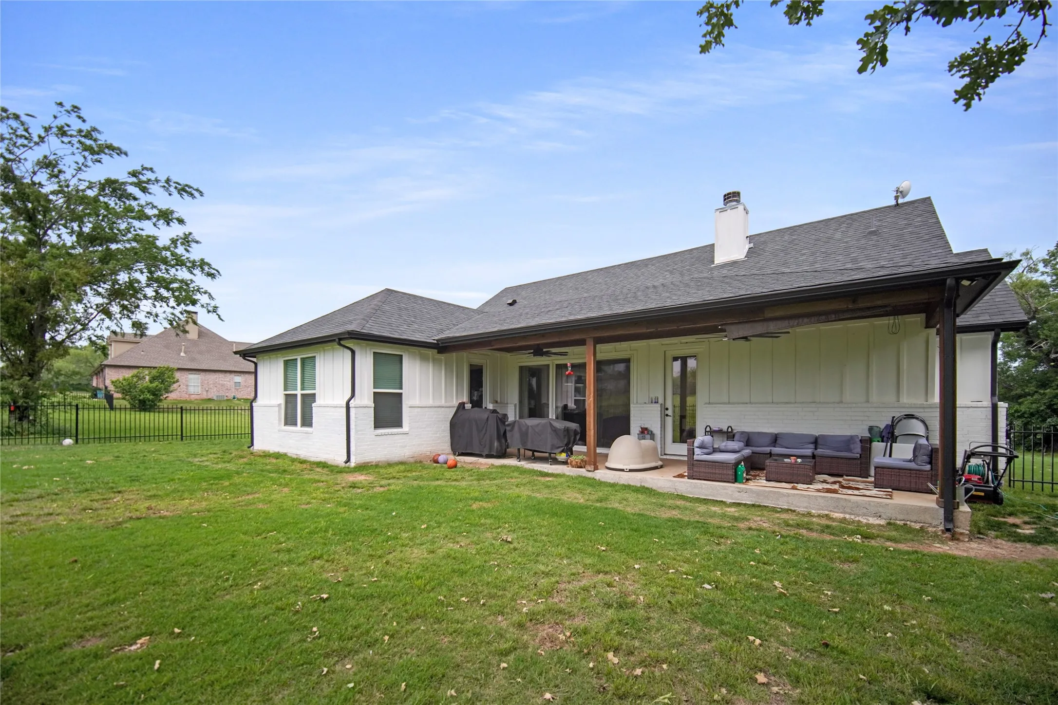 Single Family Residence For Sale in Wise County , 230 Driftwood Court, Runaway Bay, Texas 76426, 4 Bedroom, 3 Bathroom, 2 Garage spaces, 2,176 Sqft, built in 2022, Price $412,000, mls#21257236, Real Estate Agent in Runaway Bay, Homes For Sale in Wise county, Homes For Sale in Runaway Bay, Realtor in Runaway Bay Texas, Real Estate Brokerage Independent Realty Texas, Luminita Cordes Realtor