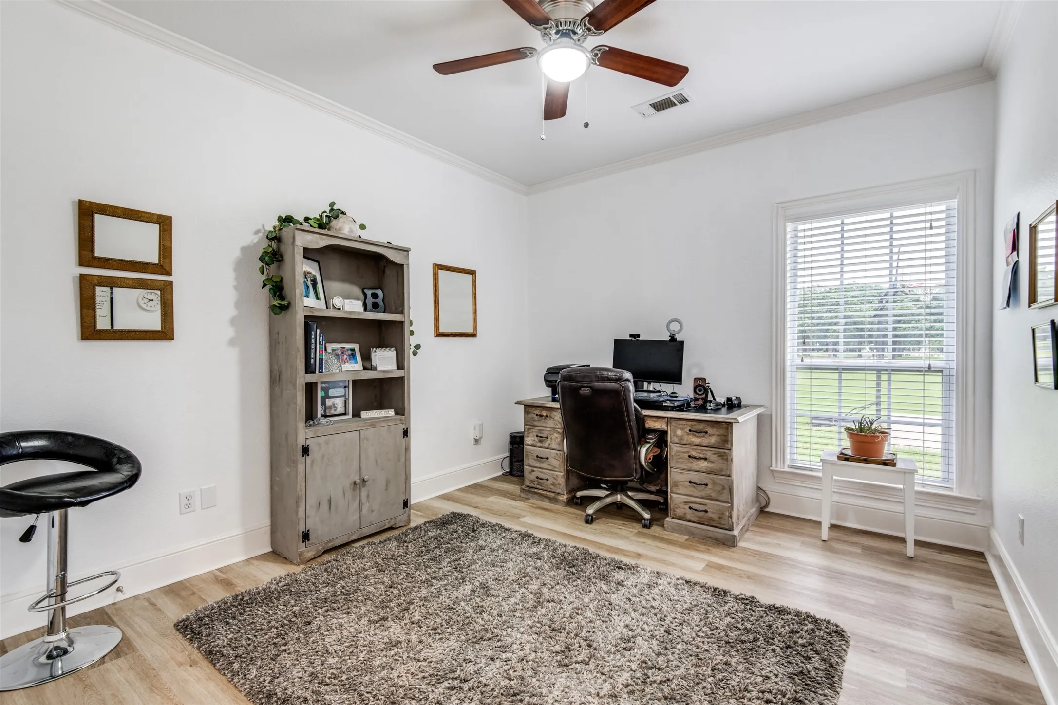 Single Family Residence For Sale in Hunt County , 9412 Private Road 2425, Poetry, Texas 75160, 5 Bedroom, 3 Bathroom, 2 Garage spaces, 3,359 Sqft, built in 2003, Preowned, mls#21254705, Real Estate Agent in Poetry, Homes For Sale in Hunt county, Homes For Sale in Poetry, Realtor in Poetry Texas, Real Estate Brokerage Independent Realty Texas, Luminita Cordes Realtor
