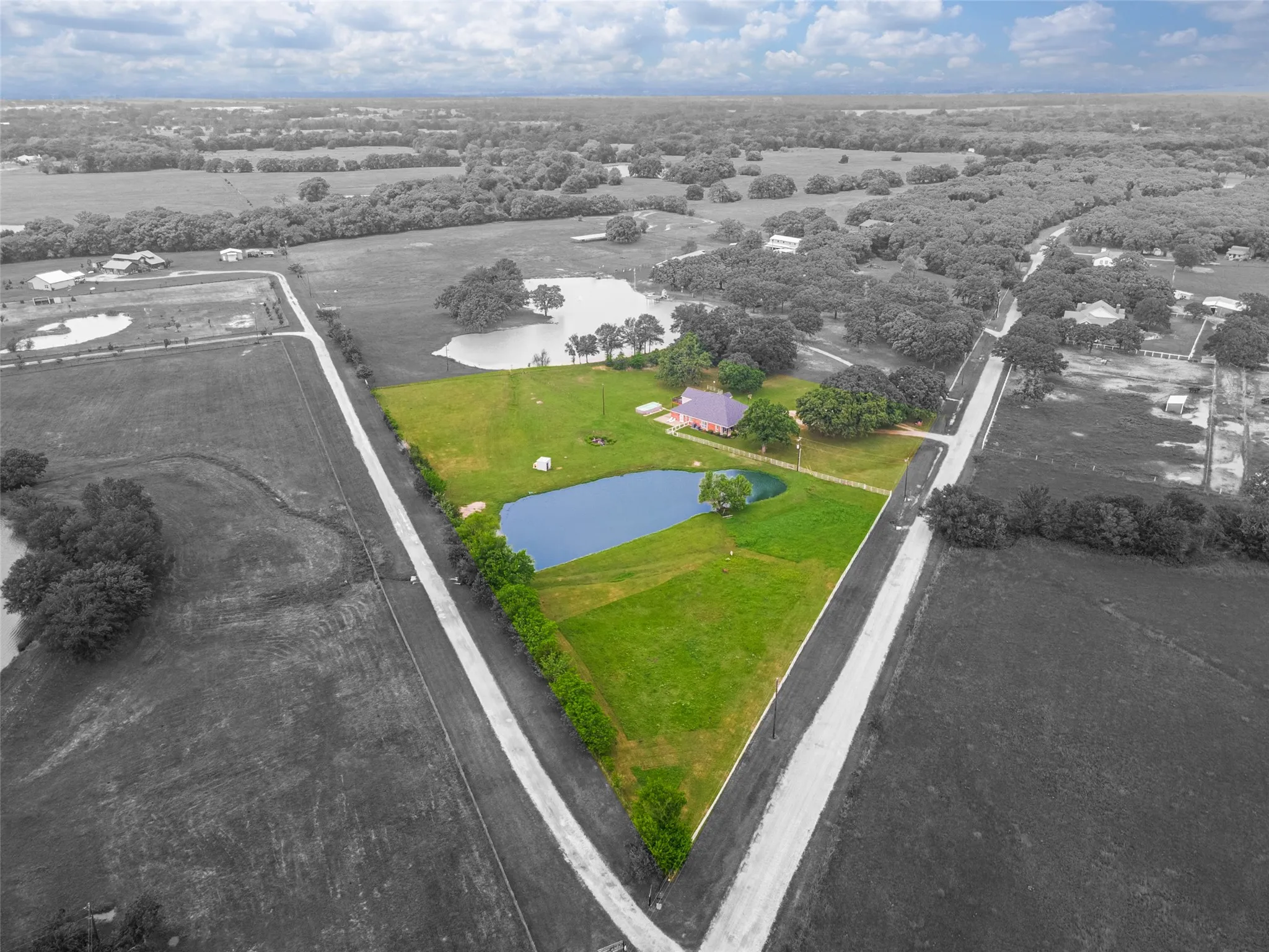 Single Family Residence For Sale in Hunt County , 9412 Private Road 2425, Poetry, Texas 75160, 5 Bedroom, 3 Bathroom, 2 Garage spaces, 3,359 Sqft, built in 2003, Preowned, mls#21254705, Real Estate Agent in Poetry, Homes For Sale in Hunt county, Homes For Sale in Poetry, Realtor in Poetry Texas, Real Estate Brokerage Independent Realty Texas, Luminita Cordes Realtor