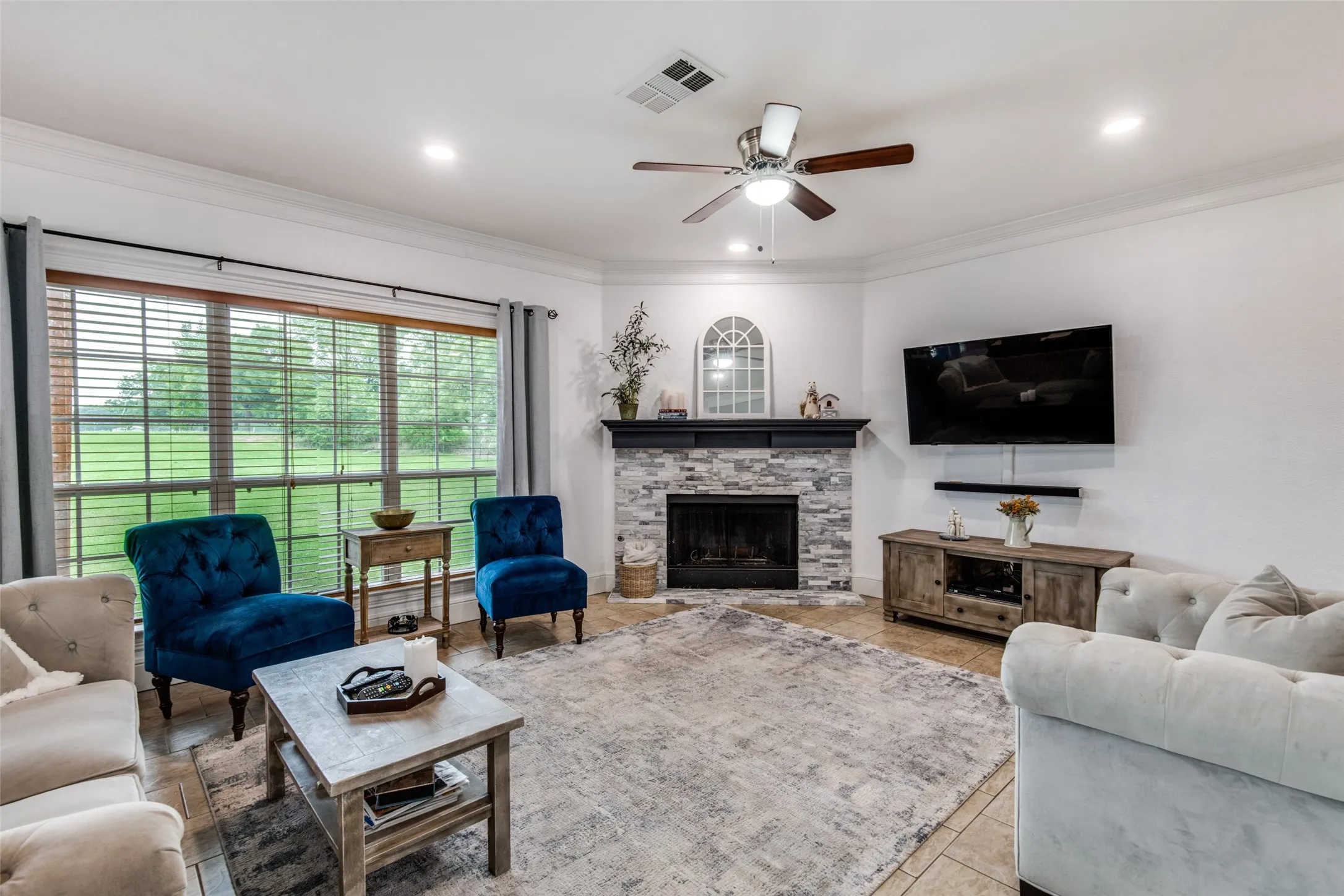 Single Family Residence For Sale in Hunt County , 9412 Private Road 2425, Poetry, Texas 75160, 5 Bedroom, 3 Bathroom, 2 Garage spaces, 3,359 Sqft, built in 2003, Preowned, mls#21254705, Real Estate Agent in Poetry, Homes For Sale in Hunt county, Homes For Sale in Poetry, Realtor in Poetry Texas, Real Estate Brokerage Independent Realty Texas, Luminita Cordes Realtor