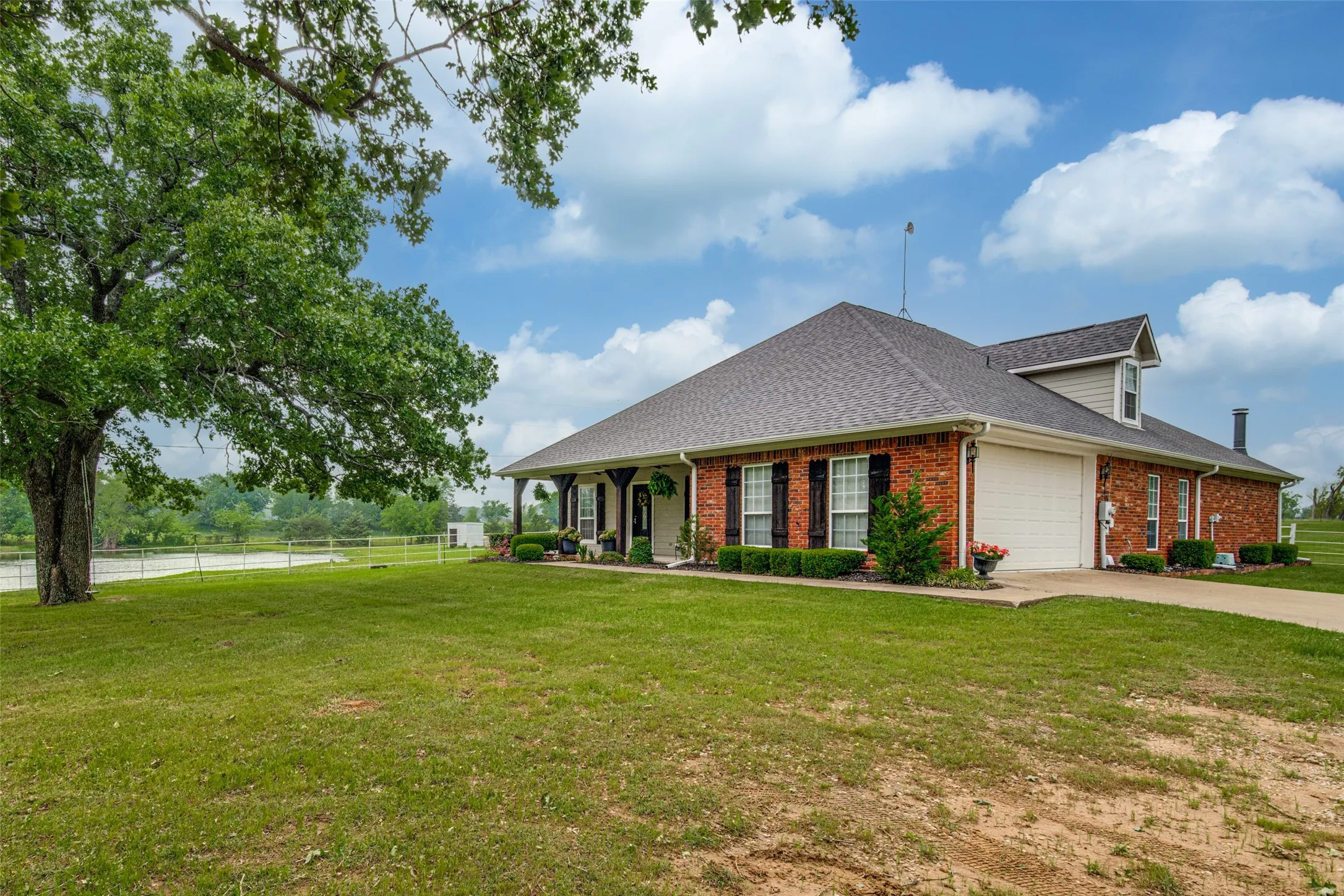 Single Family Residence For Sale in Hunt County , 9412 Private Road 2425, Poetry, Texas 75160, 5 Bedroom, 3 Bathroom, 2 Garage spaces, 3,359 Sqft, built in 2003, Preowned, mls#21254705, Real Estate Agent in Poetry, Homes For Sale in Hunt county, Homes For Sale in Poetry, Realtor in Poetry Texas, Real Estate Brokerage Independent Realty Texas, Luminita Cordes Realtor