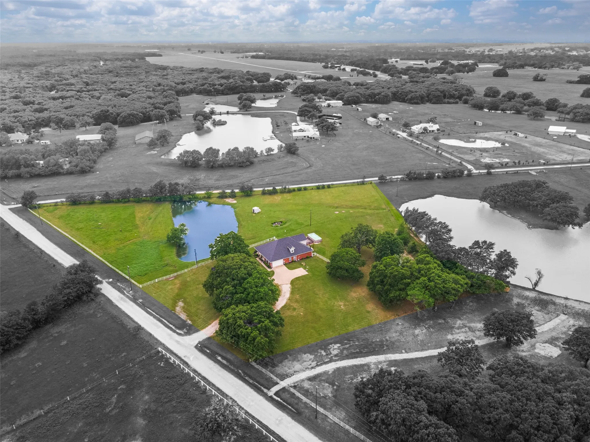 Single Family Residence For Sale in Hunt County , 9412 Private Road 2425, Poetry, Texas 75160, 5 Bedroom, 3 Bathroom, 2 Garage spaces, 3,359 Sqft, built in 2003, Preowned, mls#21254705, Real Estate Agent in Poetry, Homes For Sale in Hunt county, Homes For Sale in Poetry, Realtor in Poetry Texas, Real Estate Brokerage Independent Realty Texas, Luminita Cordes Realtor