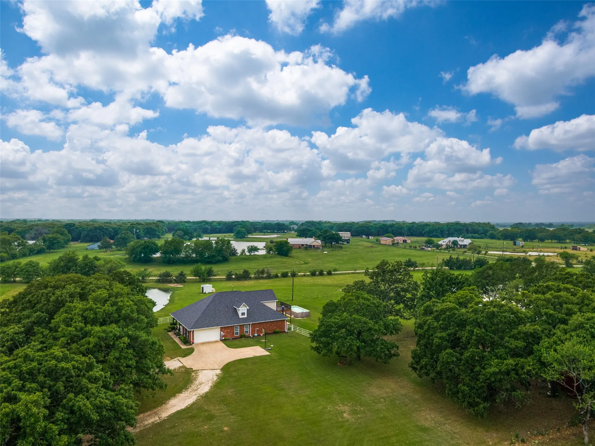Single Family Residence For Sale in Hunt County , 9412 Private Road 2425, Poetry, Texas 75160, 5 Bedroom, 3 Bathroom, 2 Garage spaces, 3,359 Sqft, built in 2003, Preowned, mls#21254705, Real Estate Agent in Poetry, Homes For Sale in Hunt county, Homes For Sale in Poetry, Realtor in Poetry Texas, Real Estate Brokerage Independent Realty Texas, Luminita Cordes Realtor