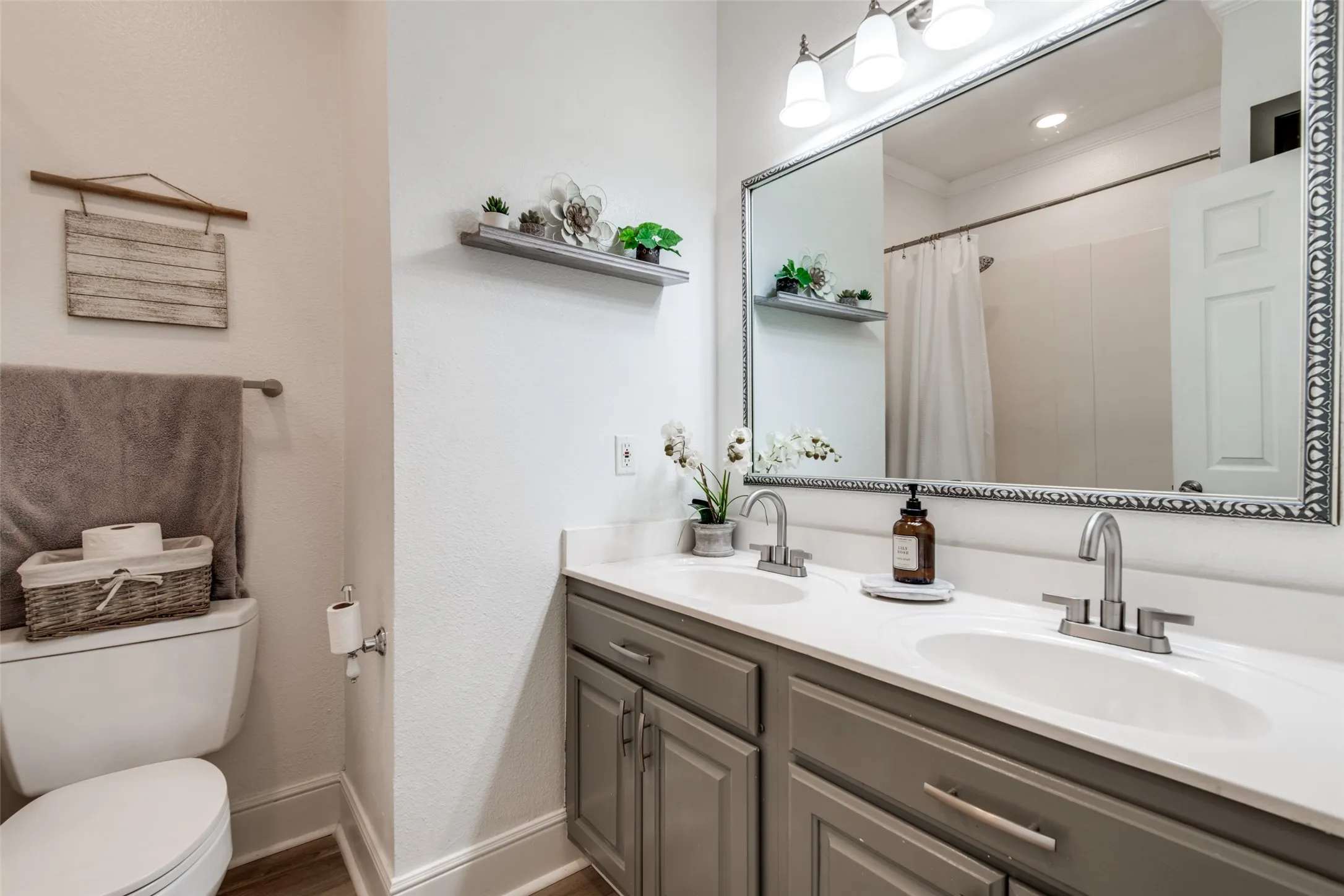 Single Family Residence For Sale in Hunt County , 9412 Private Road 2425, Poetry, Texas 75160, 5 Bedroom, 3 Bathroom, 2 Garage spaces, 3,359 Sqft, built in 2003, Preowned, mls#21254705, Real Estate Agent in Poetry, Homes For Sale in Hunt county, Homes For Sale in Poetry, Realtor in Poetry Texas, Real Estate Brokerage Independent Realty Texas, Luminita Cordes Realtor