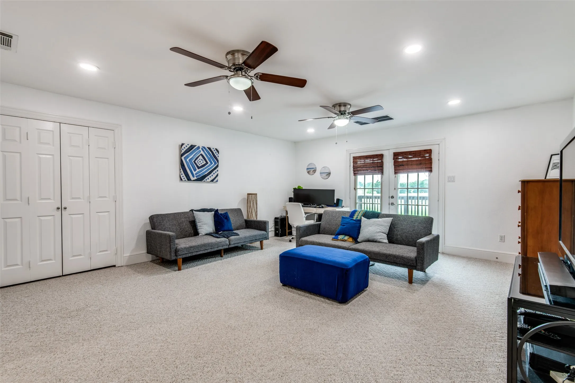 Single Family Residence For Sale in Hunt County , 9412 Private Road 2425, Poetry, Texas 75160, 5 Bedroom, 3 Bathroom, 2 Garage spaces, 3,359 Sqft, built in 2003, Preowned, mls#21254705, Real Estate Agent in Poetry, Homes For Sale in Hunt county, Homes For Sale in Poetry, Realtor in Poetry Texas, Real Estate Brokerage Independent Realty Texas, Luminita Cordes Realtor