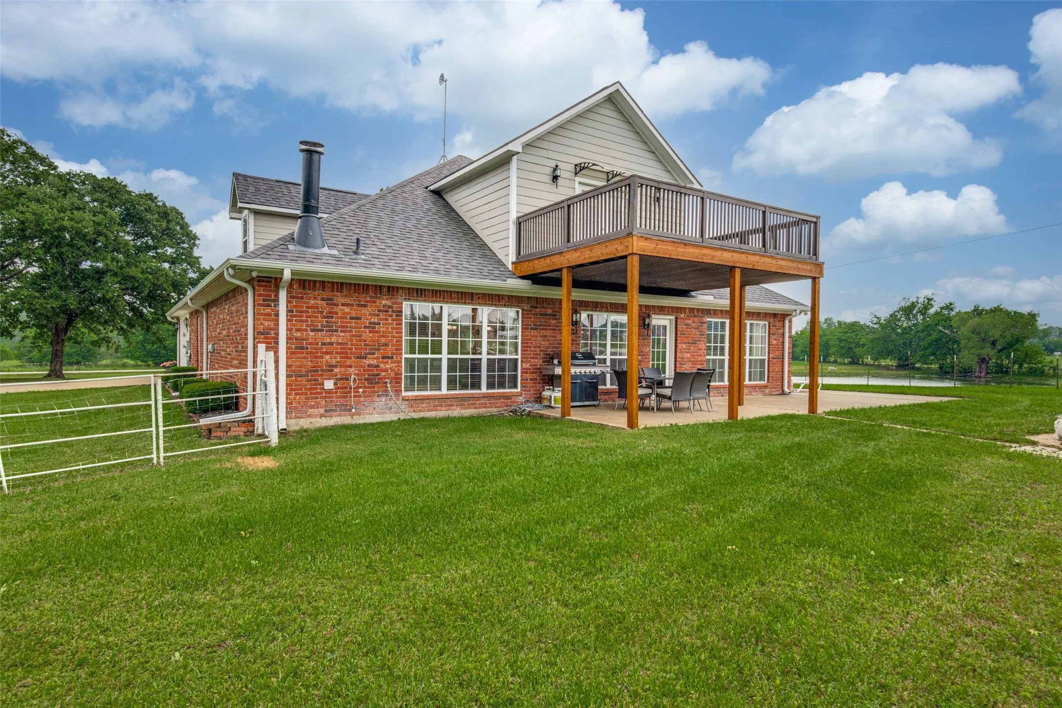 Single Family Residence For Sale in Hunt County , 9412 Private Road 2425, Poetry, Texas 75160, 5 Bedroom, 3 Bathroom, 2 Garage spaces, 3,359 Sqft, built in 2003, Preowned, mls#21254705, Real Estate Agent in Poetry, Homes For Sale in Hunt county, Homes For Sale in Poetry, Realtor in Poetry Texas, Real Estate Brokerage Independent Realty Texas, Luminita Cordes Realtor