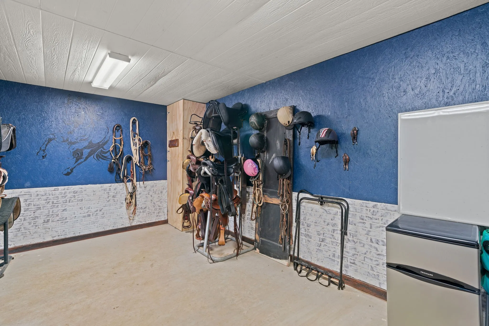 Farm For Sale in Johnson County , 9345 County Road 519, Alvarado, Texas 76009, 6 Bedroom, 7 Bathroom, 4 Garage spaces, 4,264 Sqft, built in 2000, mls#21256688, Real Estate Agent in Alvarado, Homes For Sale in Johnson county, Homes For Sale in Alvarado, Realtor in Alvarado Texas, Real Estate Brokerage Independent Realty Texas, Luminita Cordes Realtor