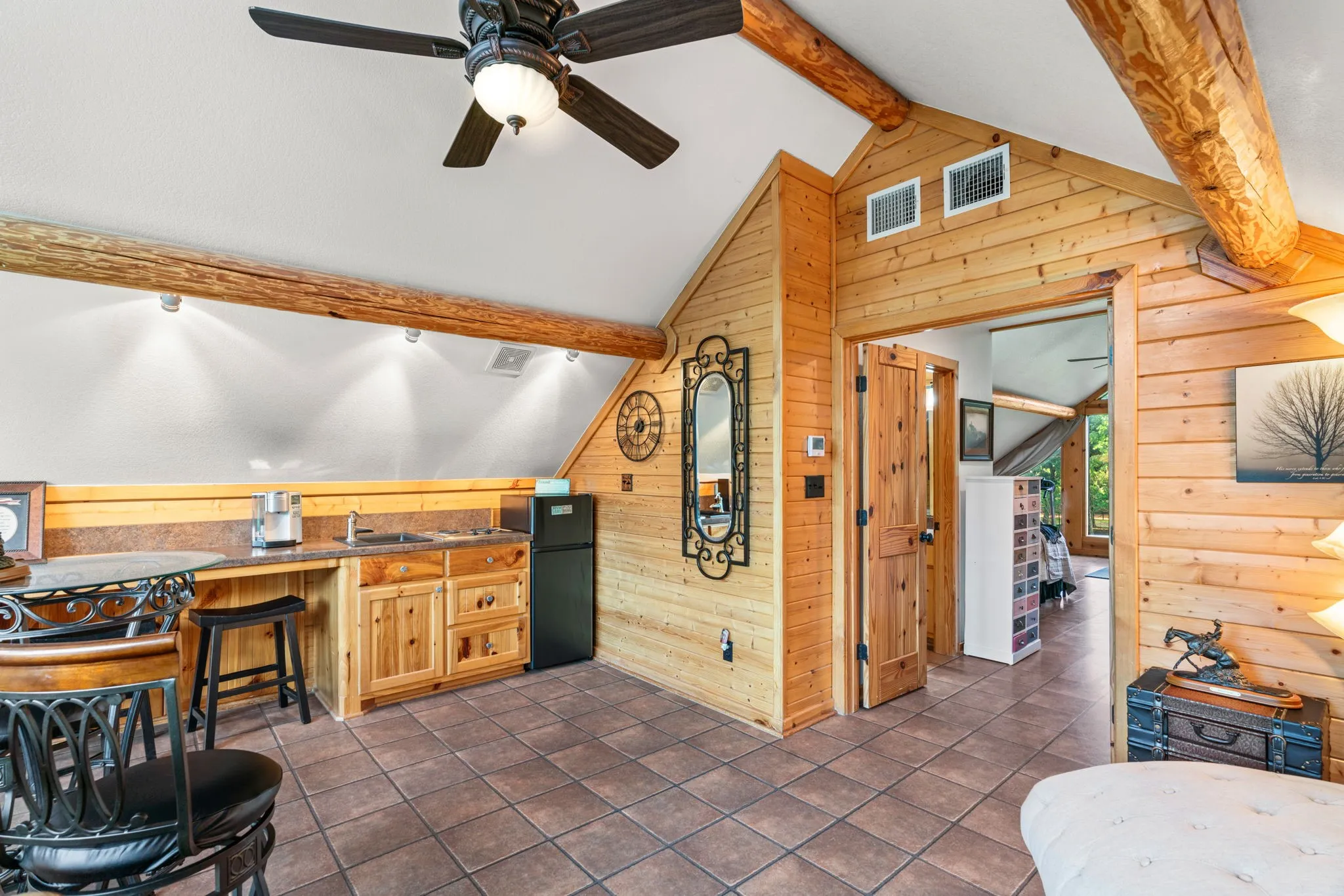 Farm For Sale in Johnson County , 9345 County Road 519, Alvarado, Texas 76009, 6 Bedroom, 7 Bathroom, 4 Garage spaces, 4,264 Sqft, built in 2000, mls#21256688, Real Estate Agent in Alvarado, Homes For Sale in Johnson county, Homes For Sale in Alvarado, Realtor in Alvarado Texas, Real Estate Brokerage Independent Realty Texas, Luminita Cordes Realtor